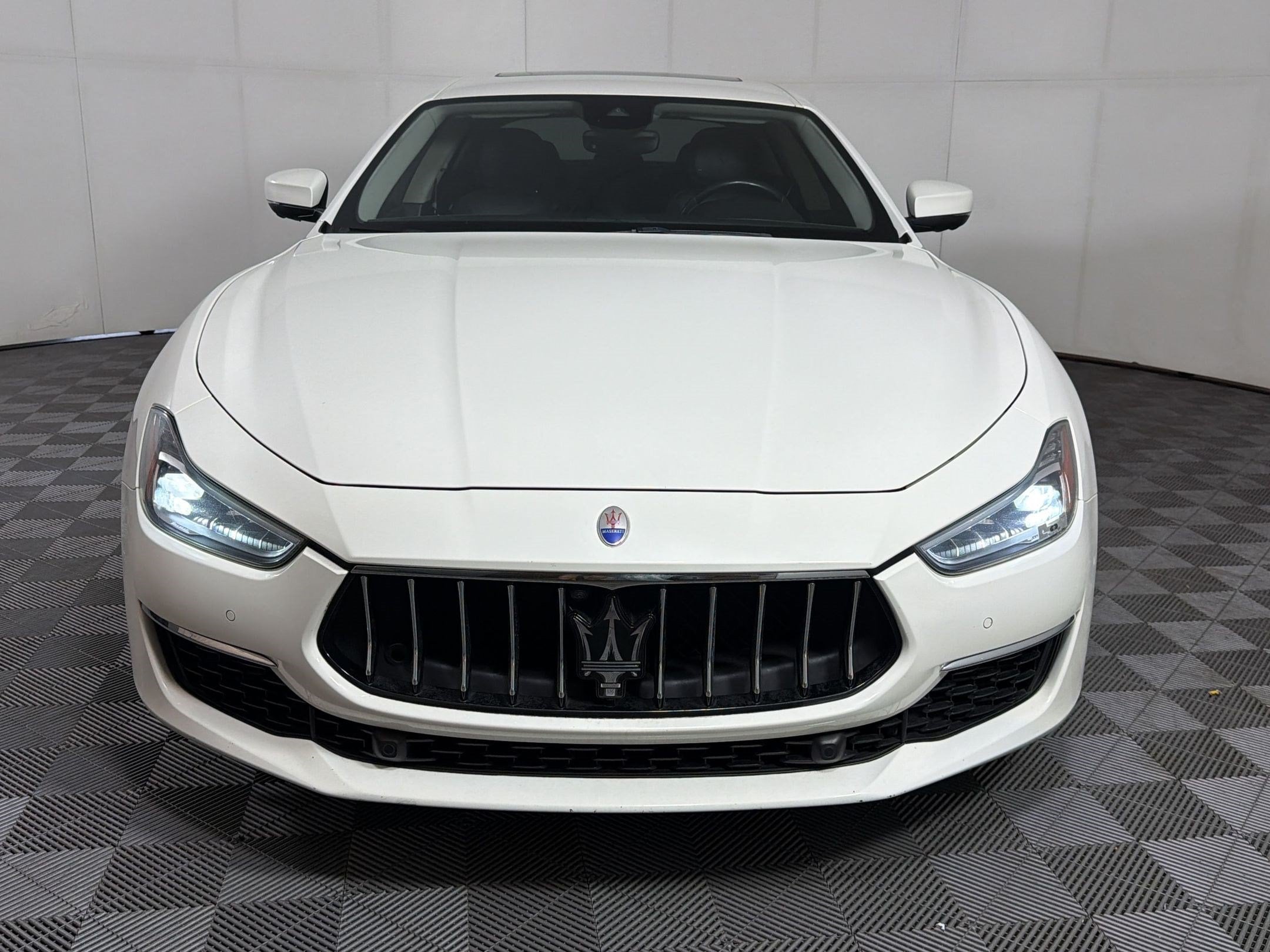 Ghibli S Q4 GranLusso 4dr Car