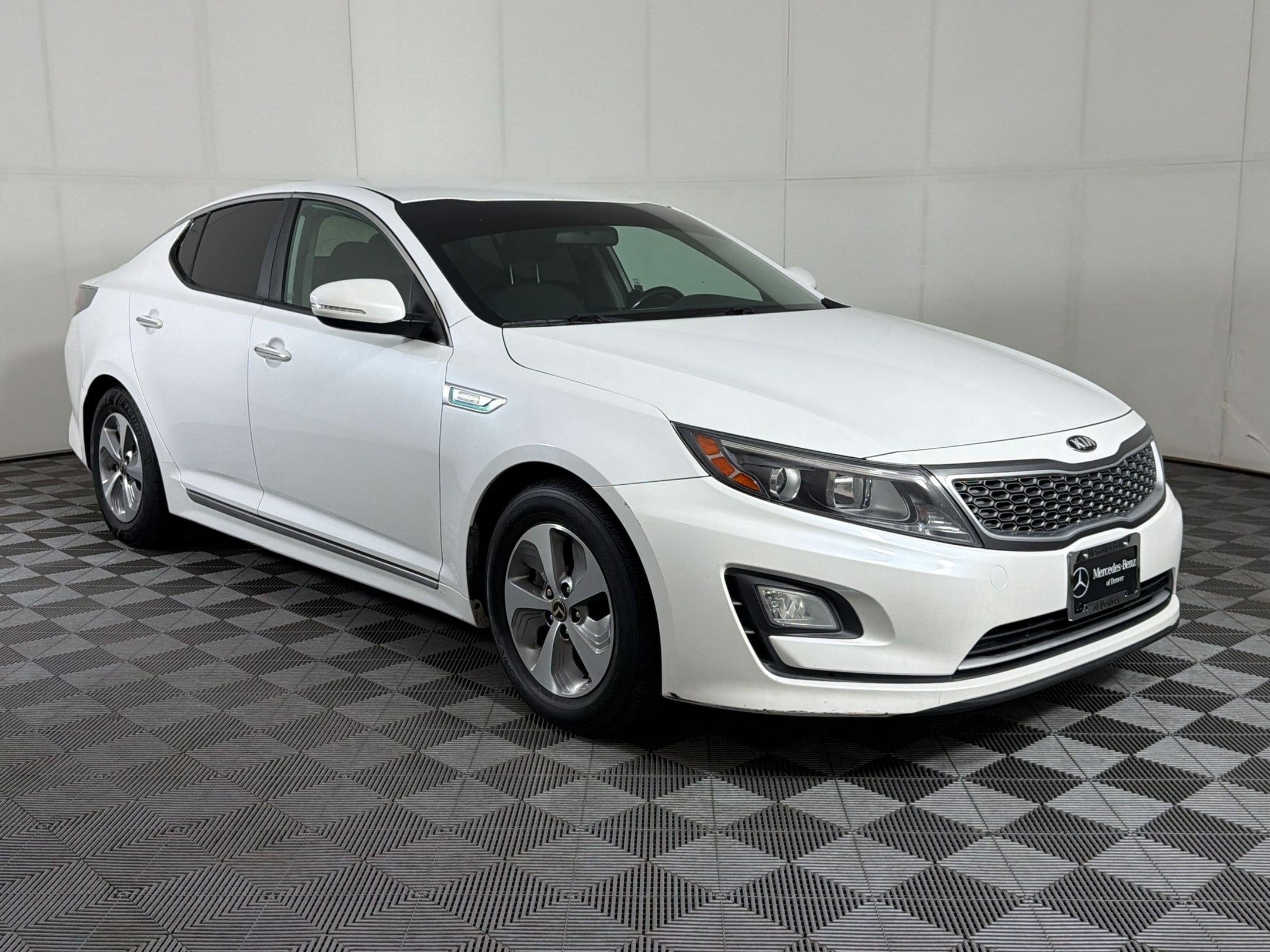 Optima Hybrid Base A6 4dr Car