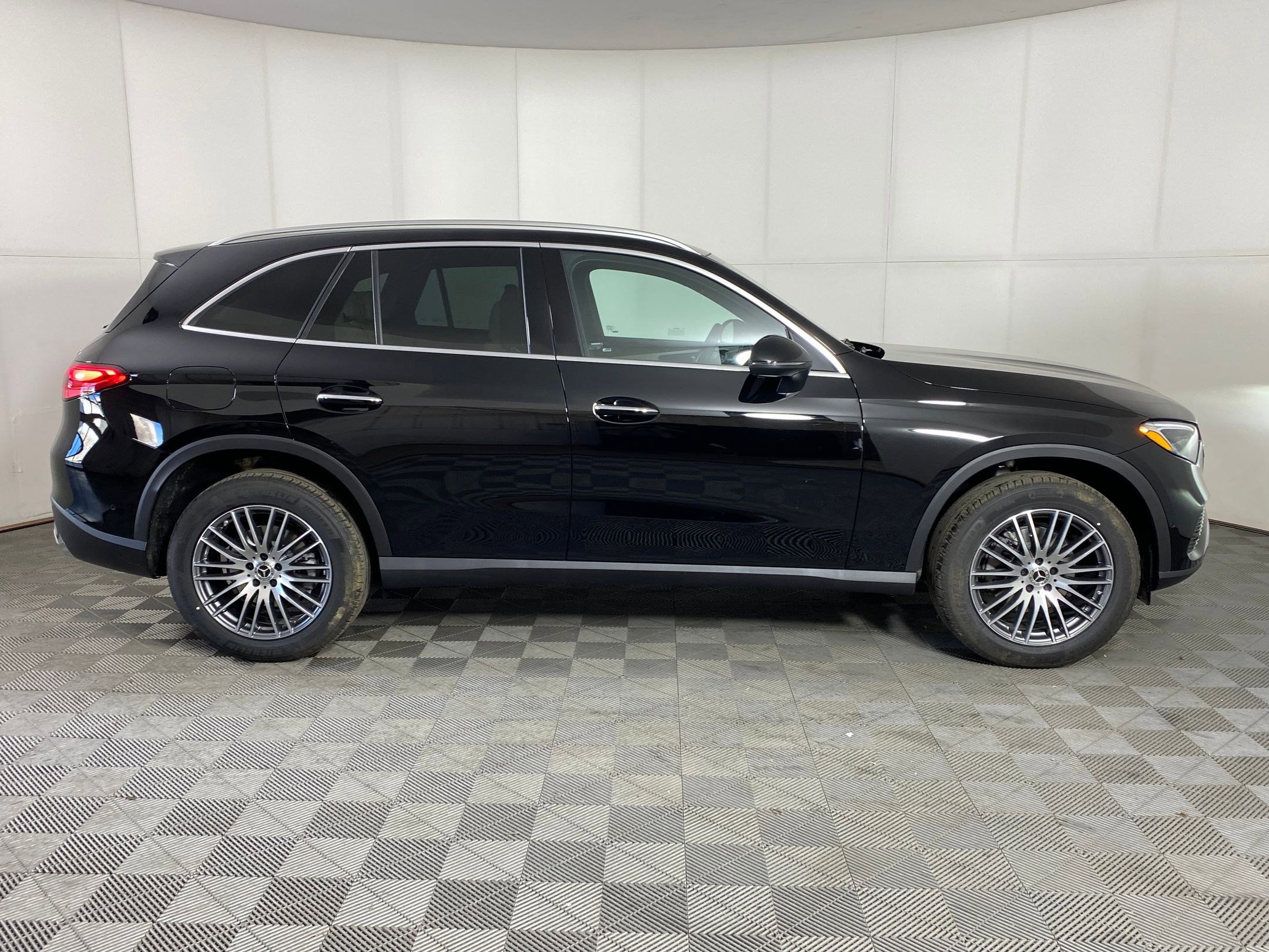 2026 Mercedes-Benz GLC Base - Photo 7