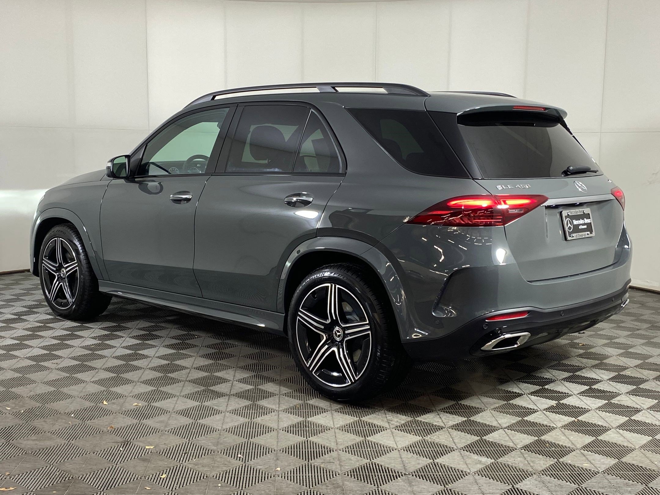 2026 Mercedes Benz GLE 450 4MATIC photo 3
