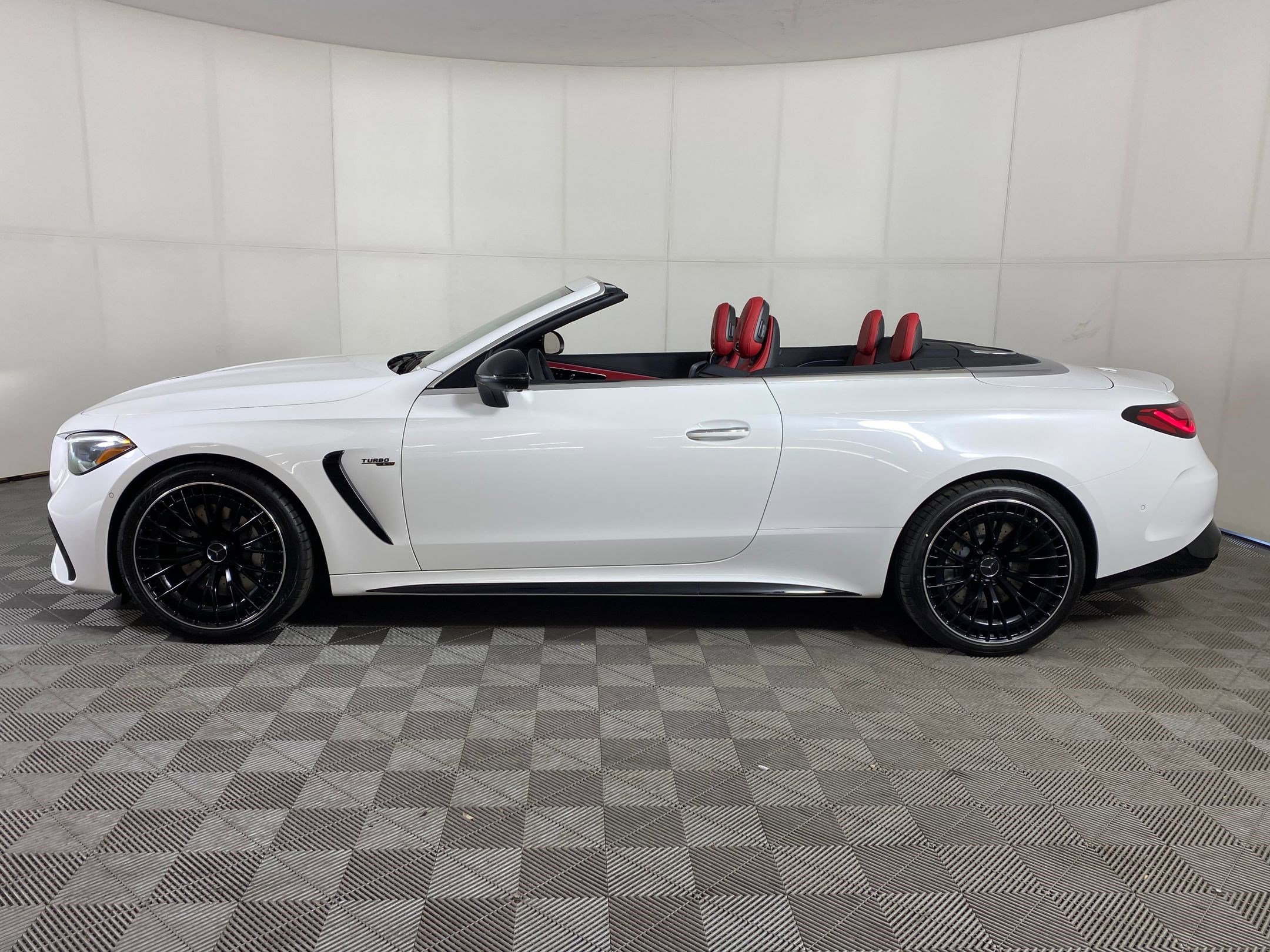 2026 Mercedes Benz CLE AMG 53 4MATIC photo 2