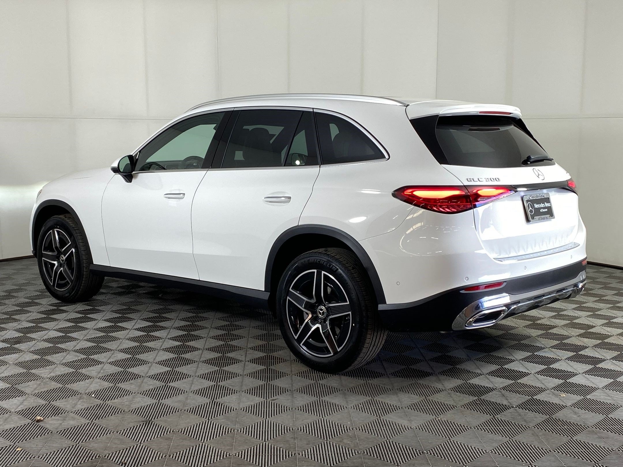 2026 Mercedes-Benz GLC Base - Photo 3
