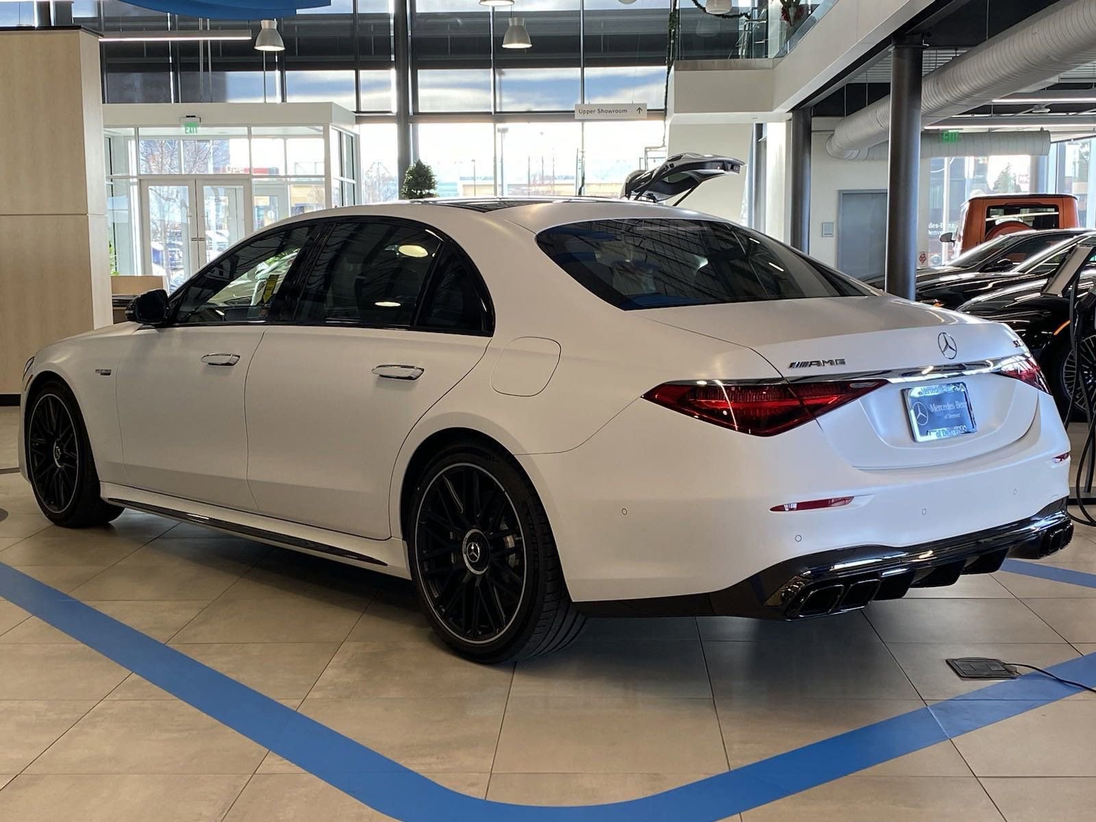 2024 Mercedes Benz S AMG 63 e photo 3