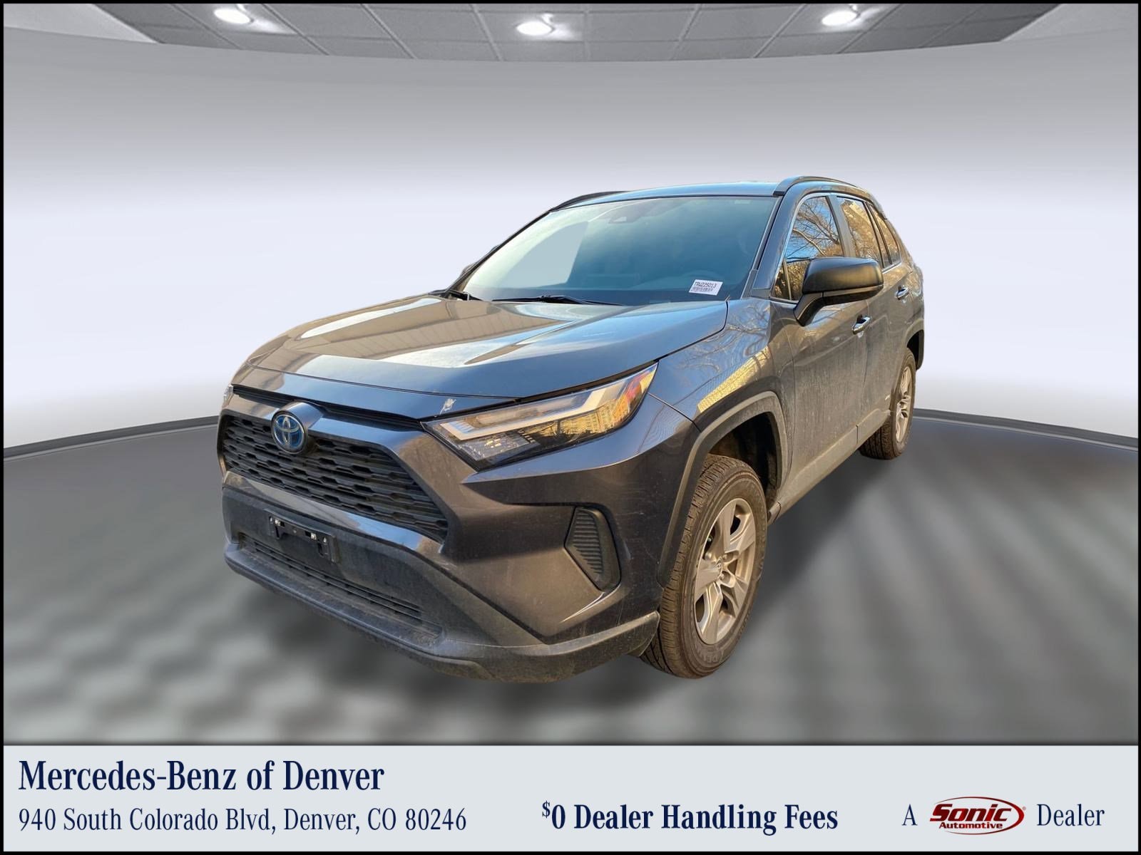 2024 Toyota RAV4 LE's photo
