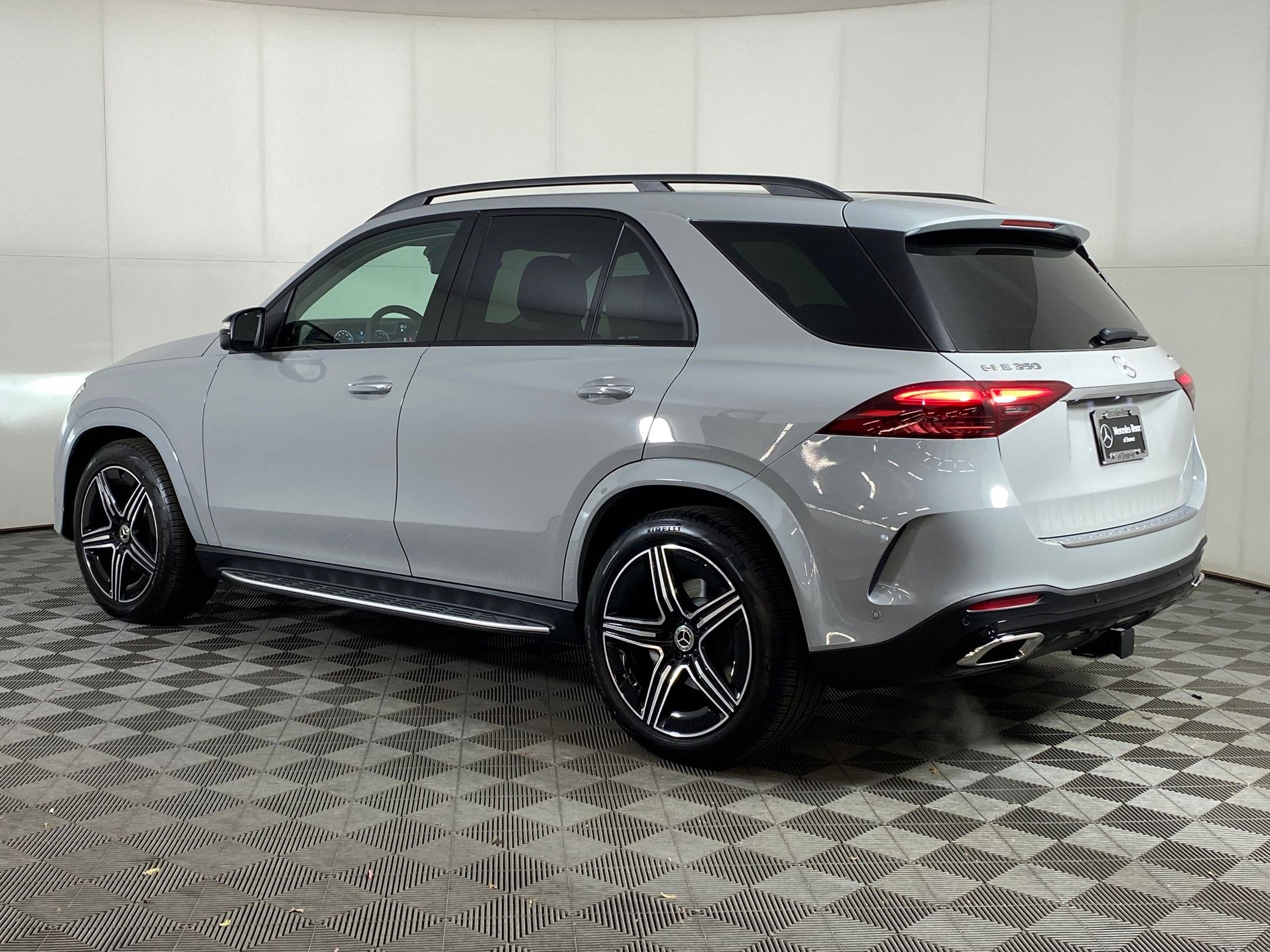 2026 Mercedes Benz GLE 350 4MATIC photo 3