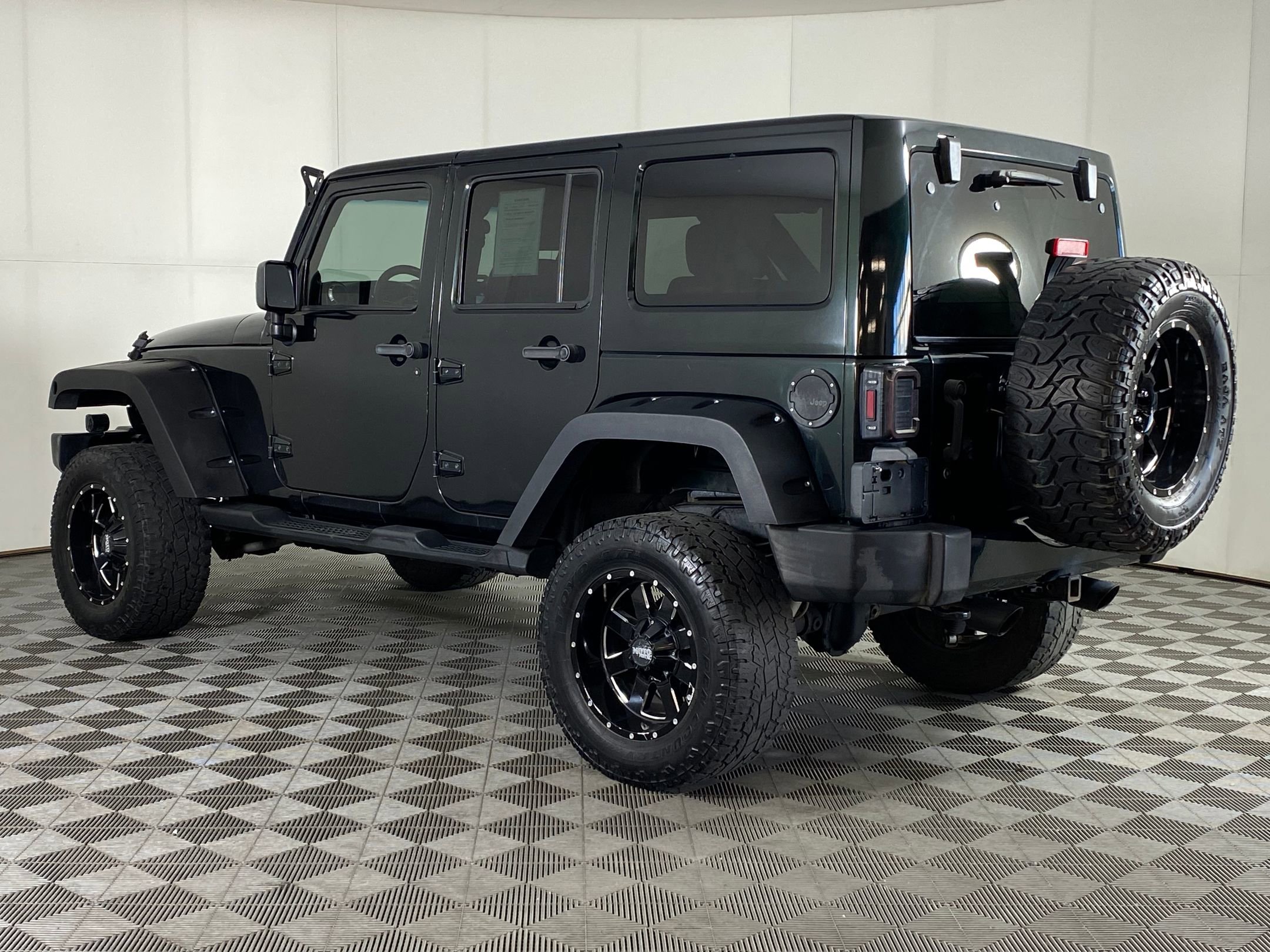 2012 Jeep Wrangler Unlimited Sahara photo 3