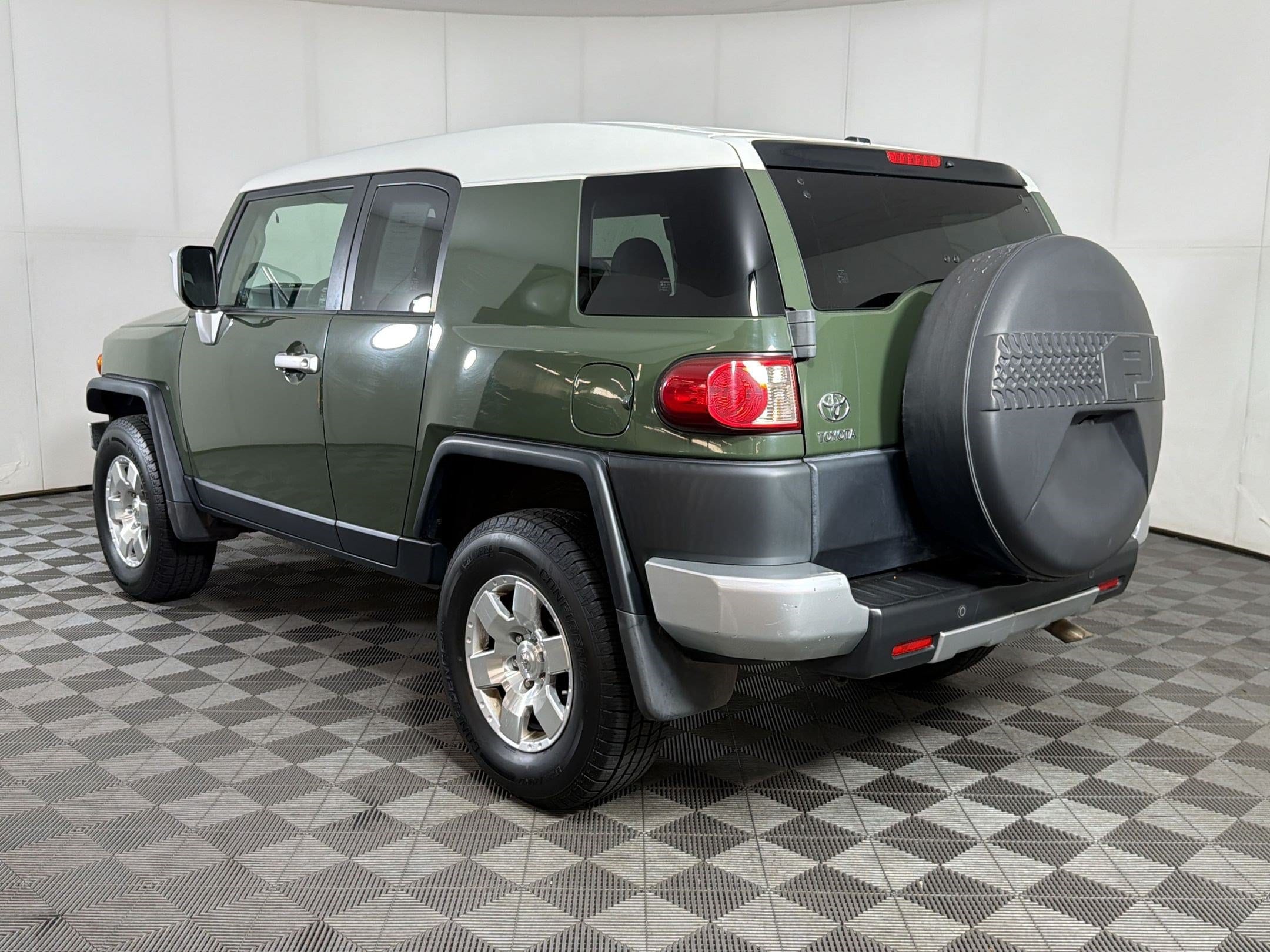 FJ Cruiser Base Sport Utility