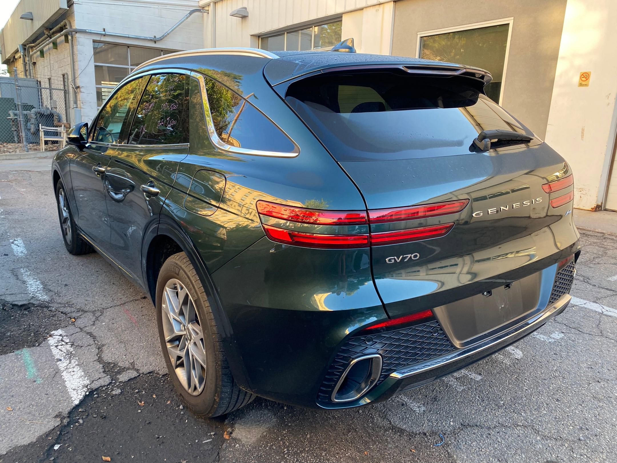 2022 Genesis GV70 Select Advanced 2.5T Sport Prestige photo 2