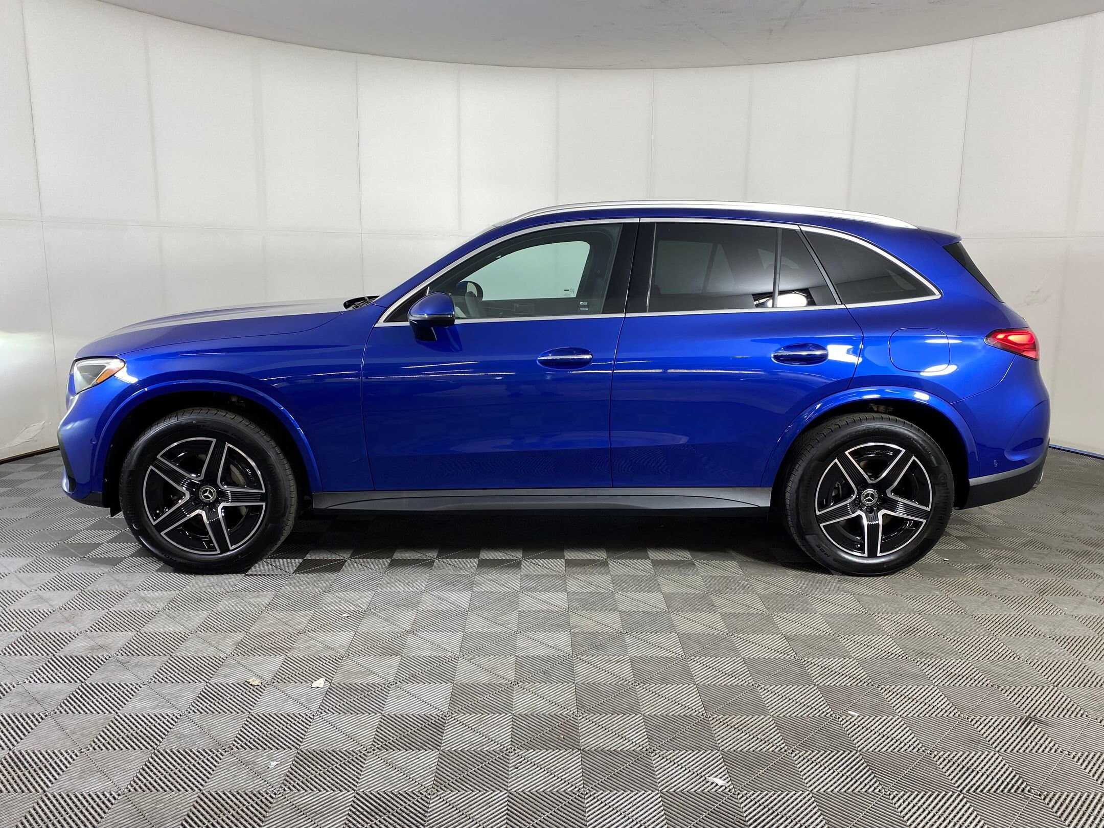 2026 Mercedes Benz GLC 350e 4MATIC photo 2