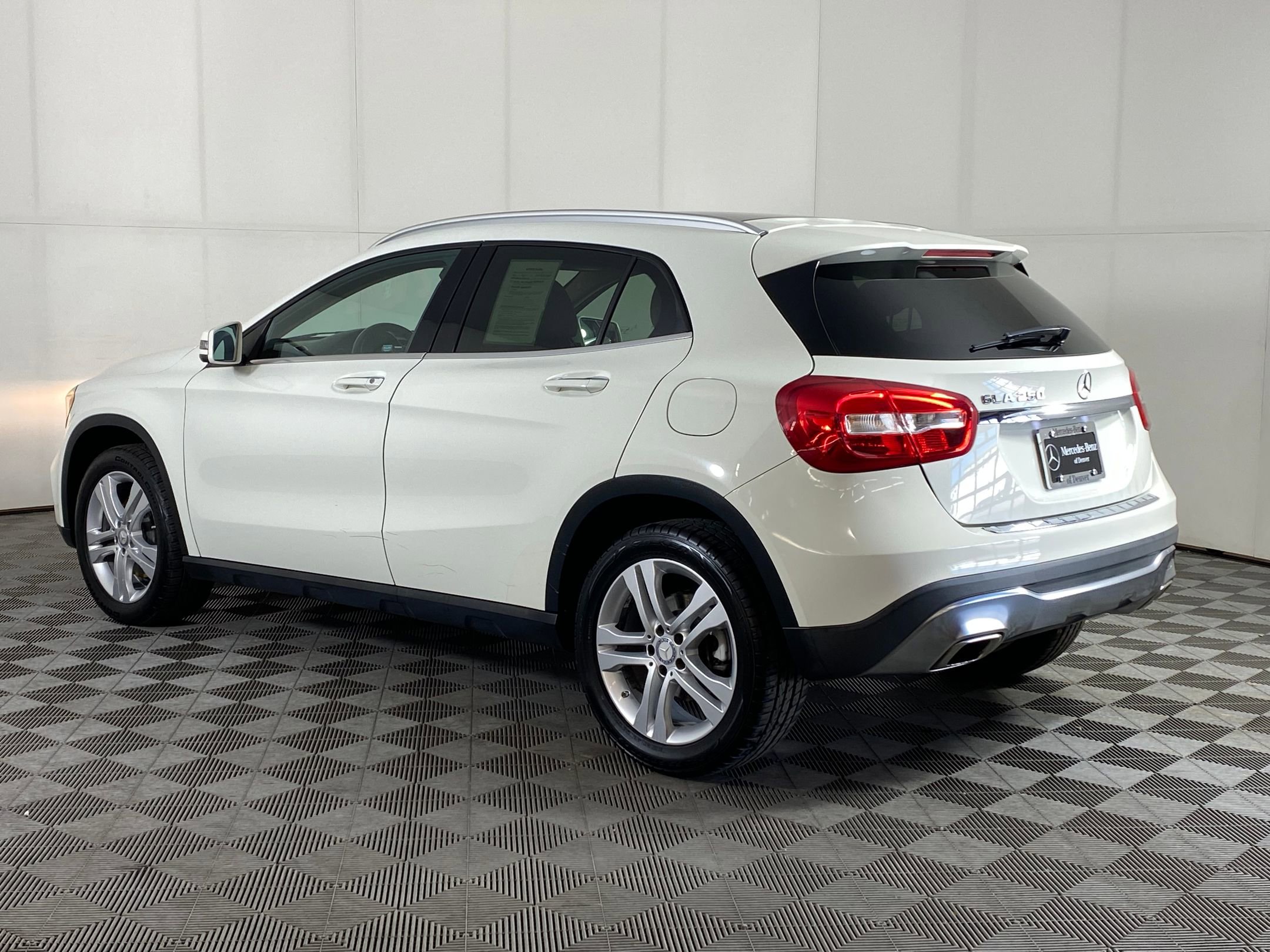 2018 Mercedes Benz GLA 250 photo 2