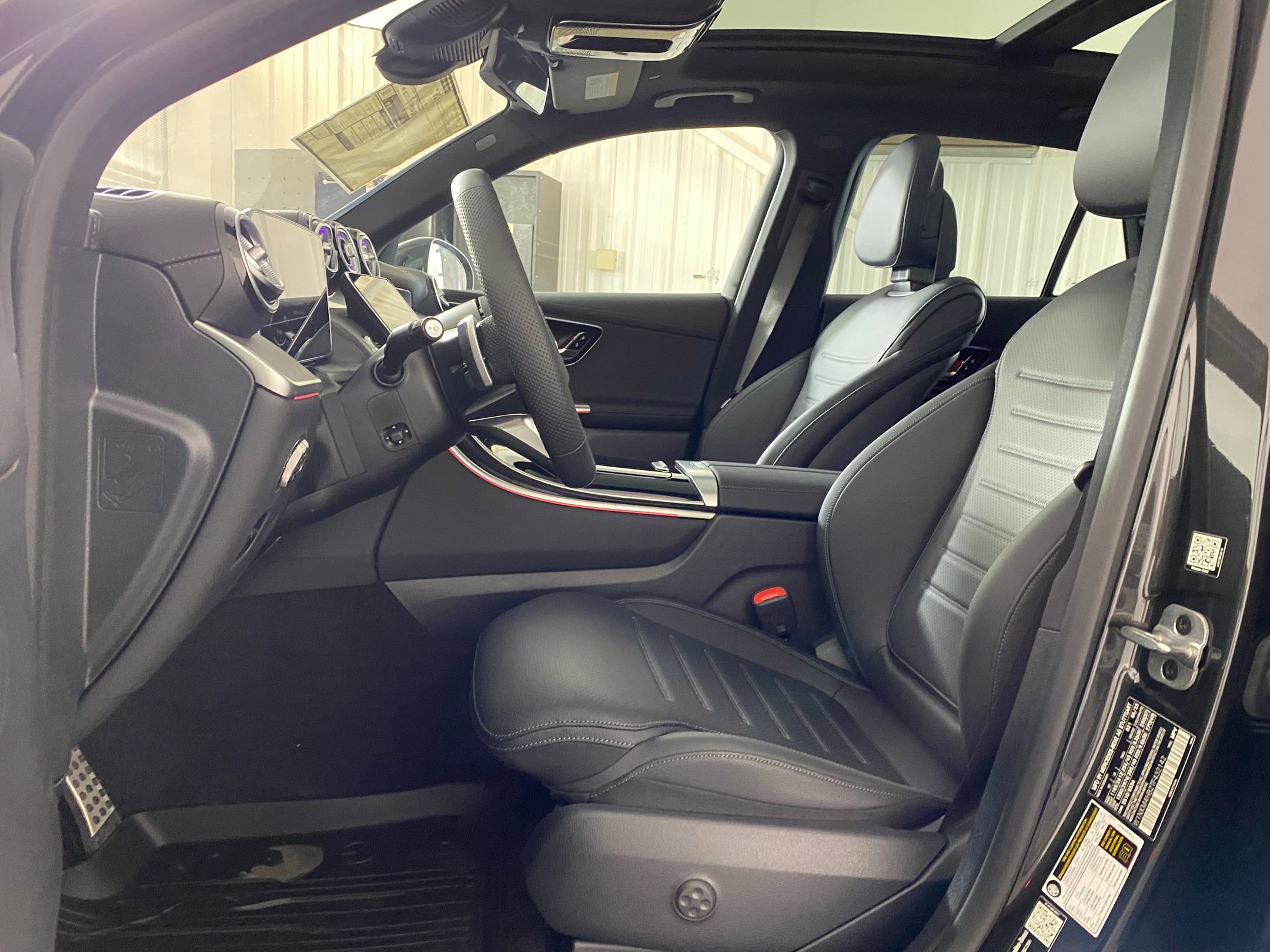 2026 Mercedes Benz GLC 300 4MATIC photo 3