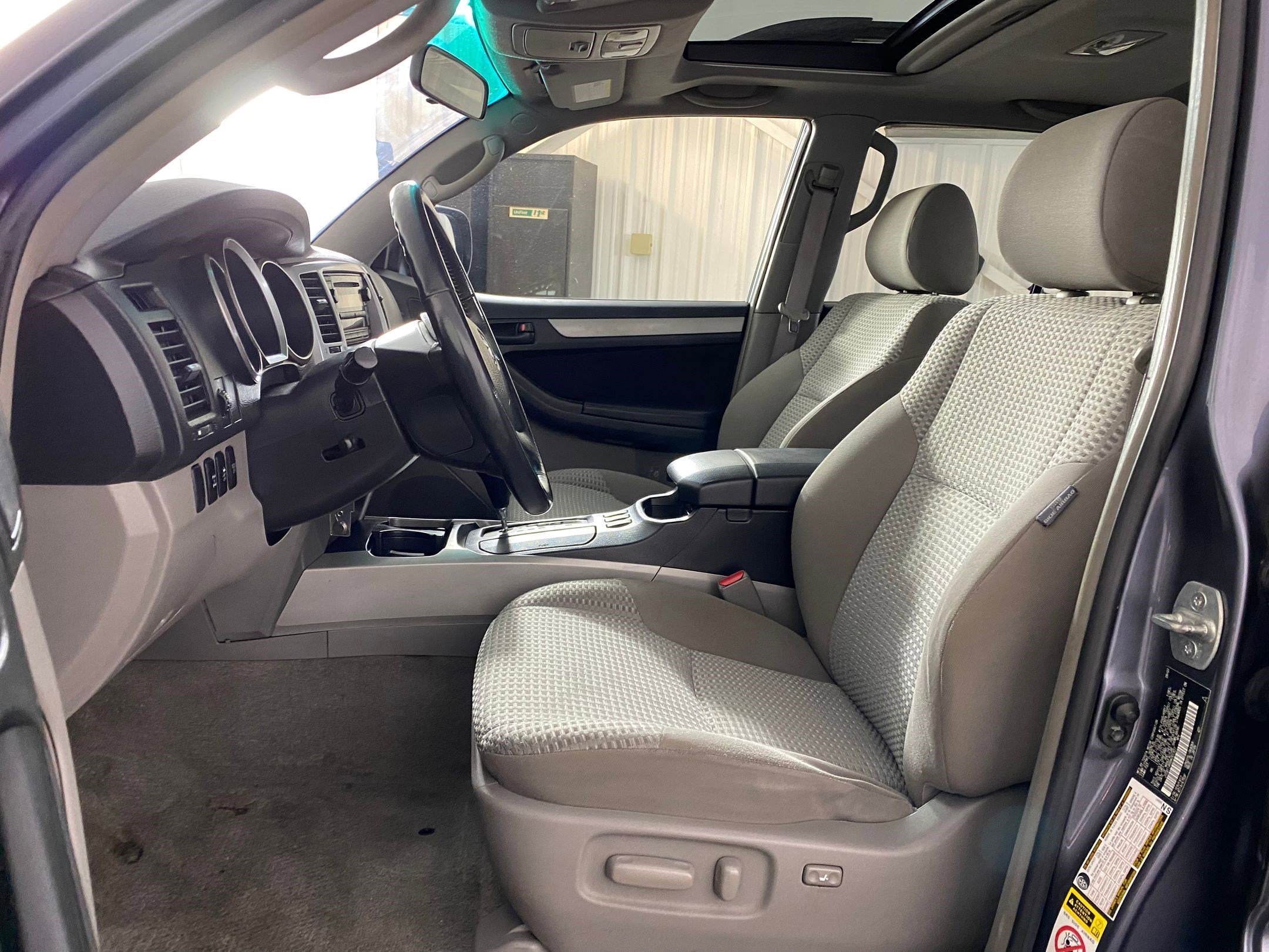 2008 Toyota 4Runner SR5 photo 2