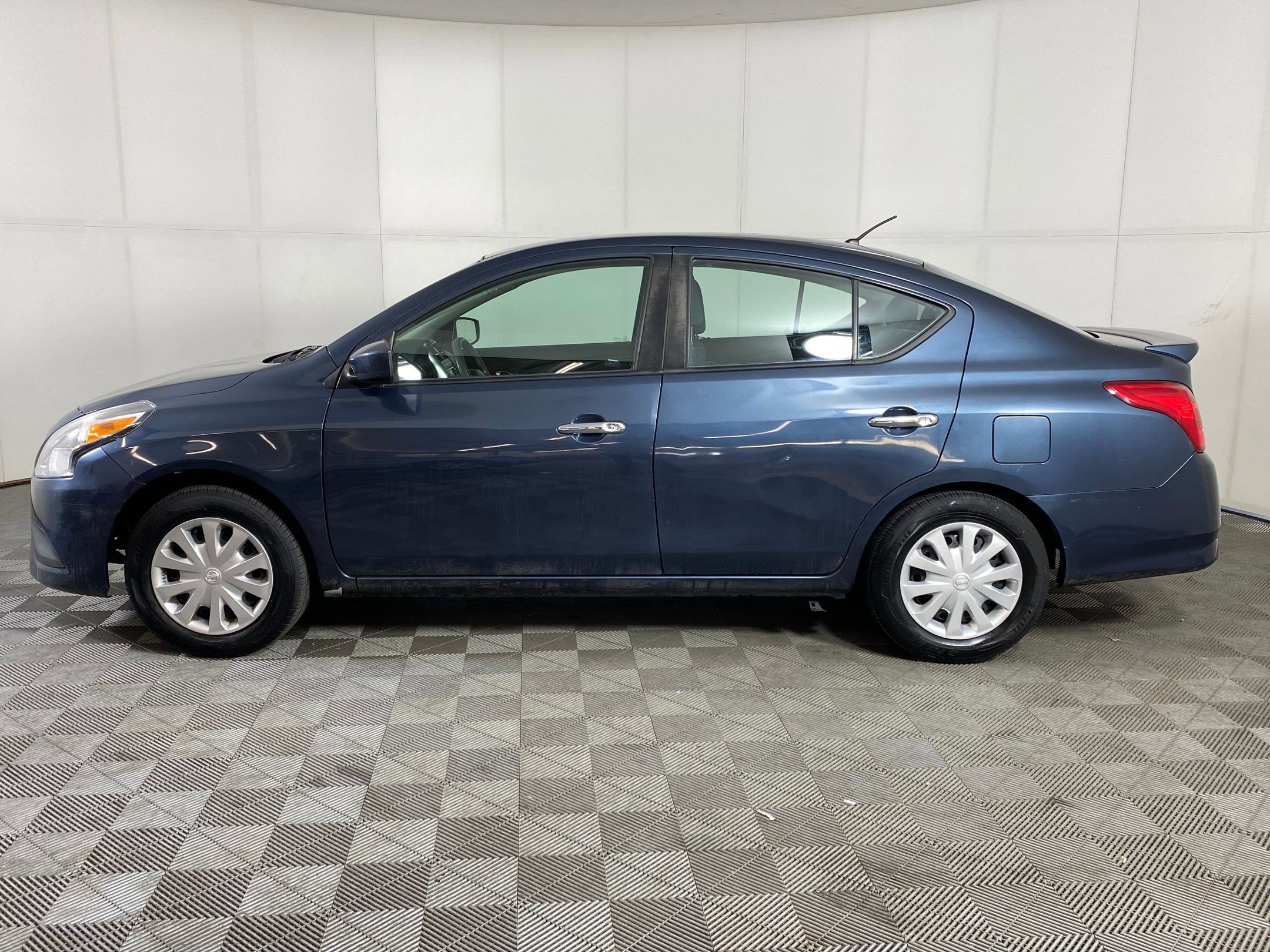 Used 2017 Nissan Versa Sedan SV with VIN 3N1CN7AP0HL813505 for sale in Denver, CO