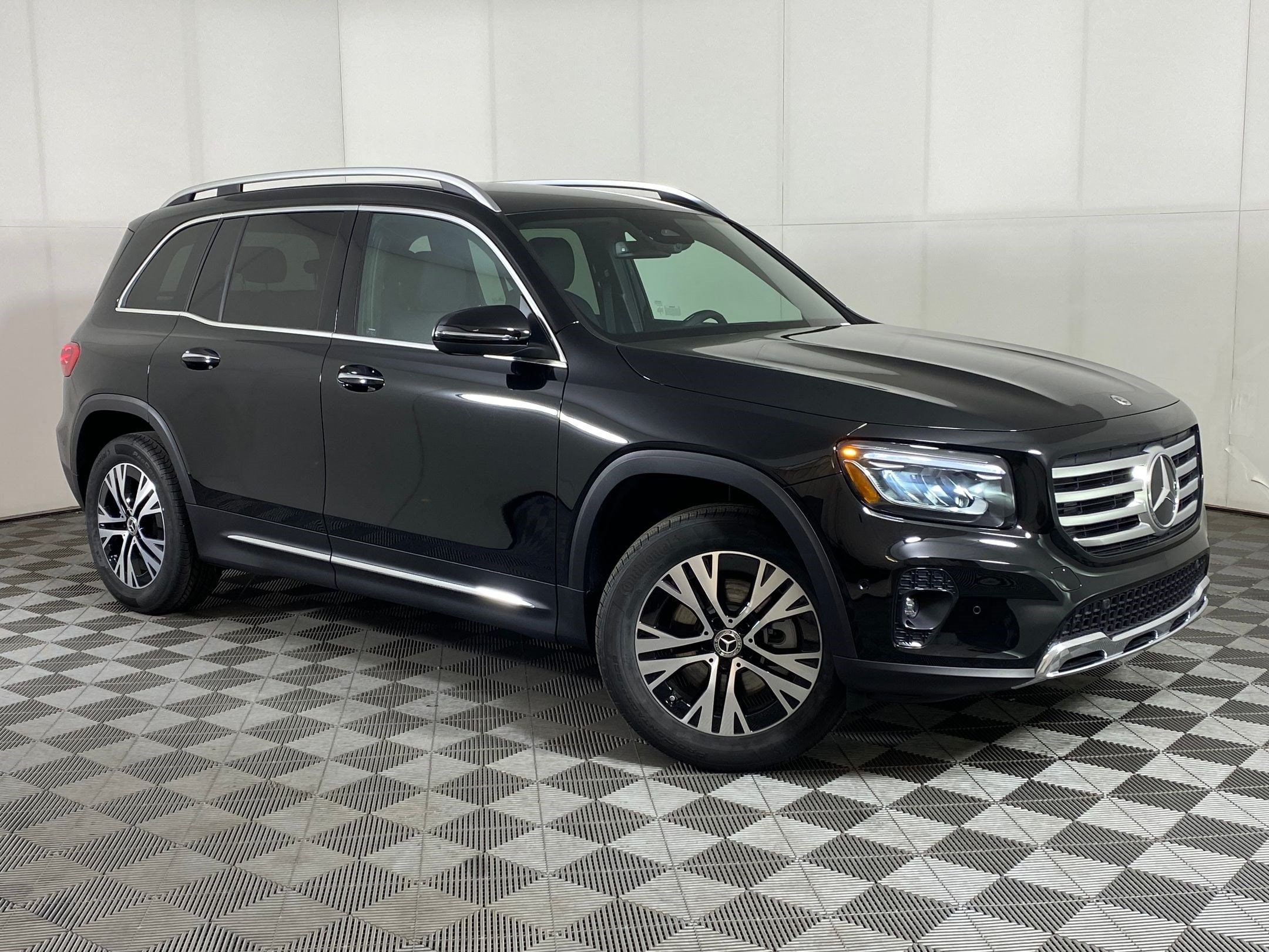 2025 Mercedes-Benz GLB Base - Photo 6