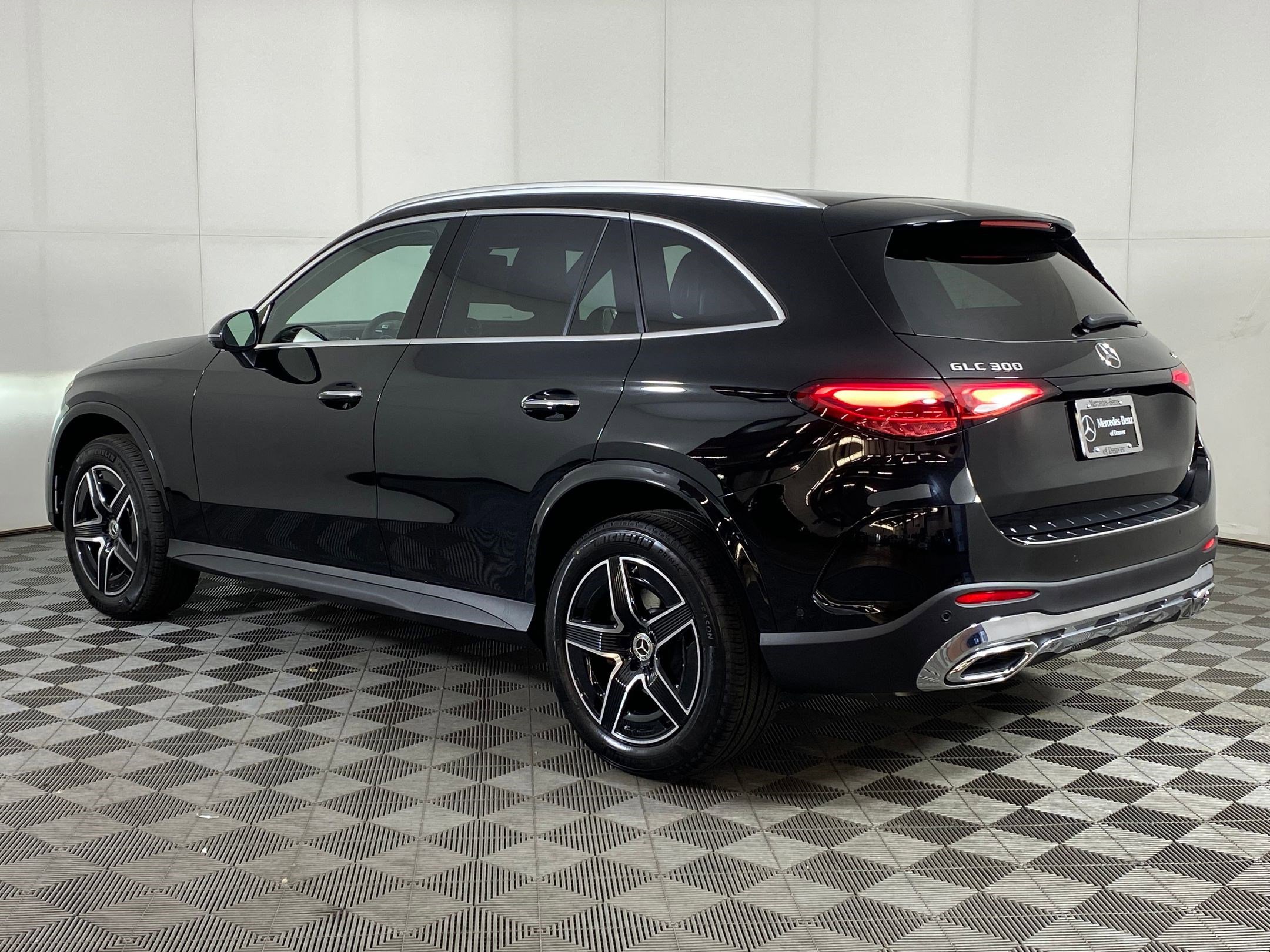2026 Mercedes Benz GLC 300 4MATIC photo 3