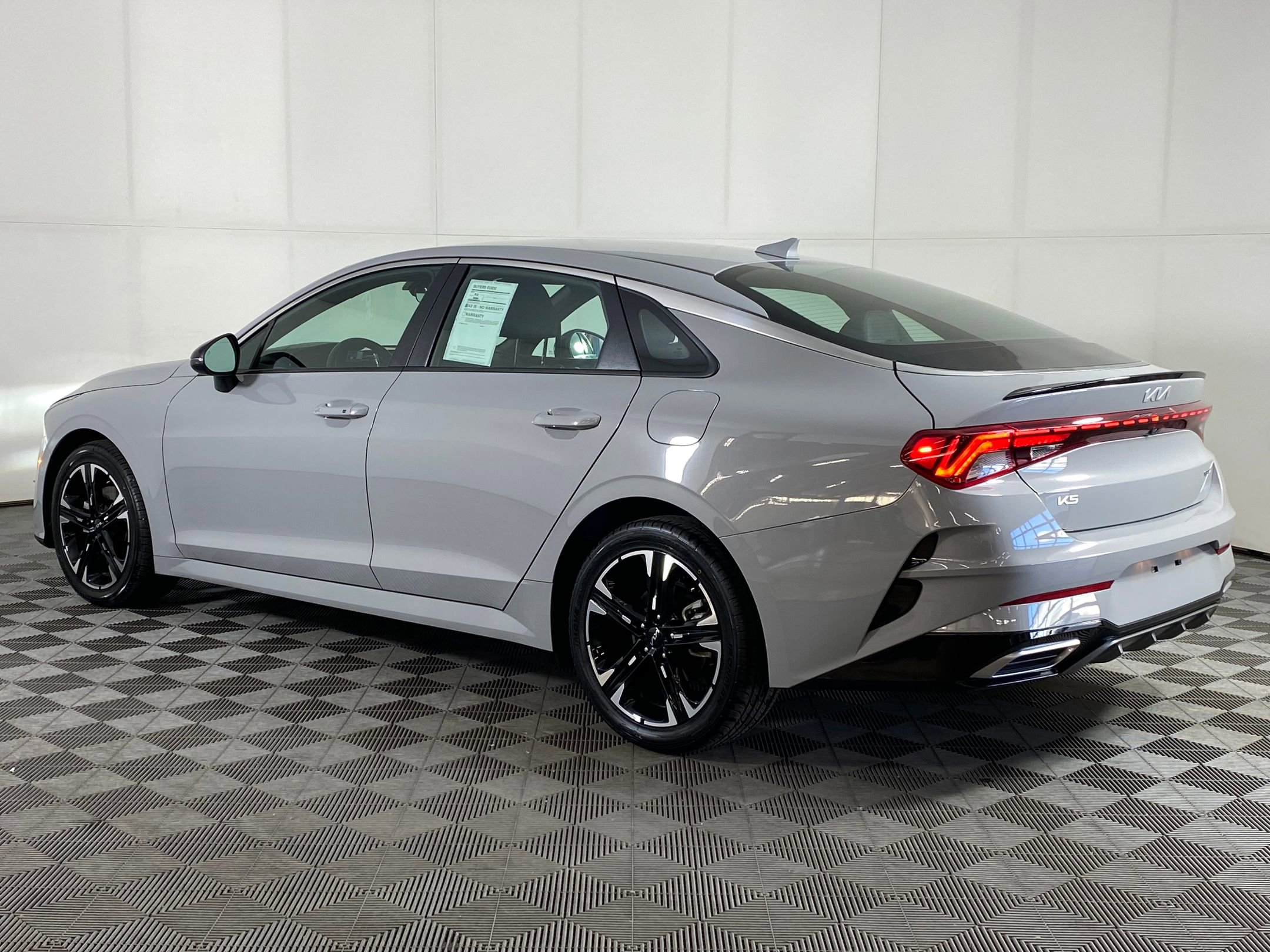 2023 Kia K5 GT-Line photo 2