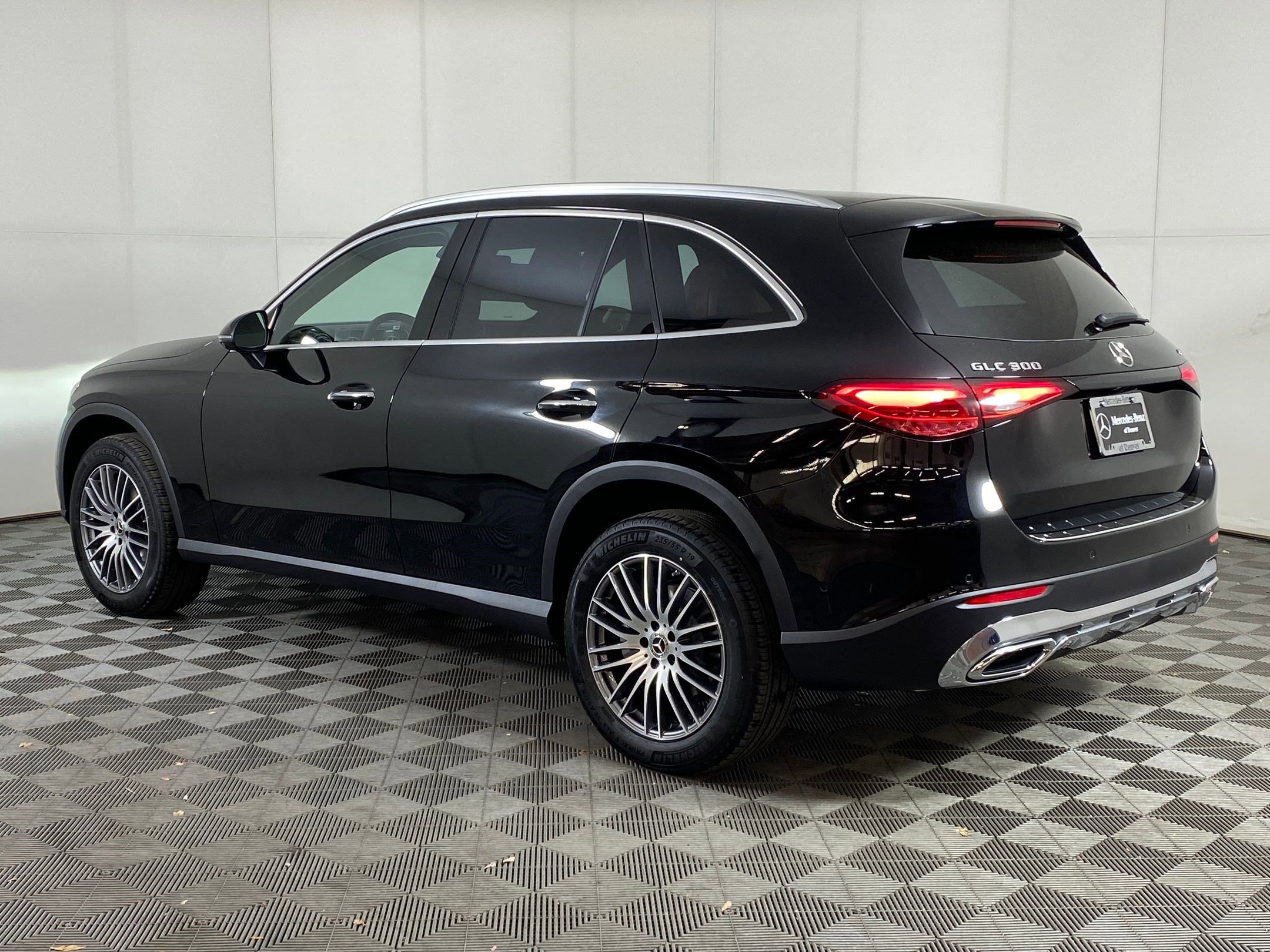 2026 Mercedes Benz GLC 300 4MATIC photo 2