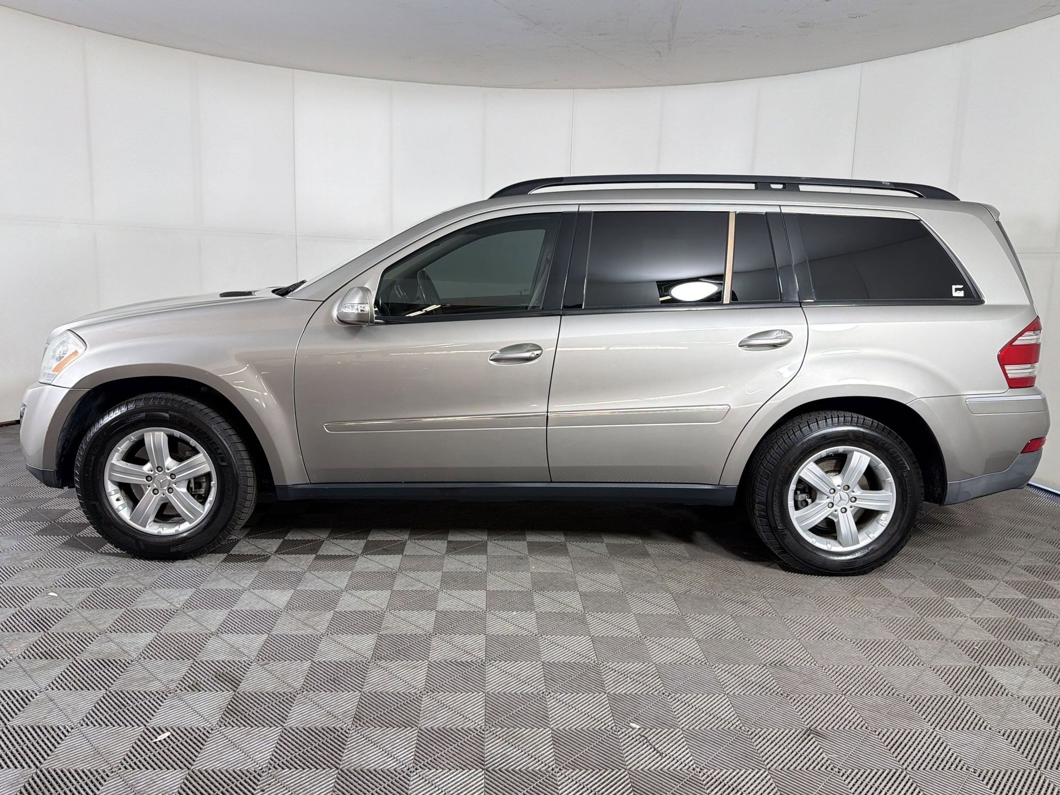 Used 2007 Mercedes-Benz GL-Class GL450 with VIN 4JGBF71E97A159111 for sale in Denver, CO