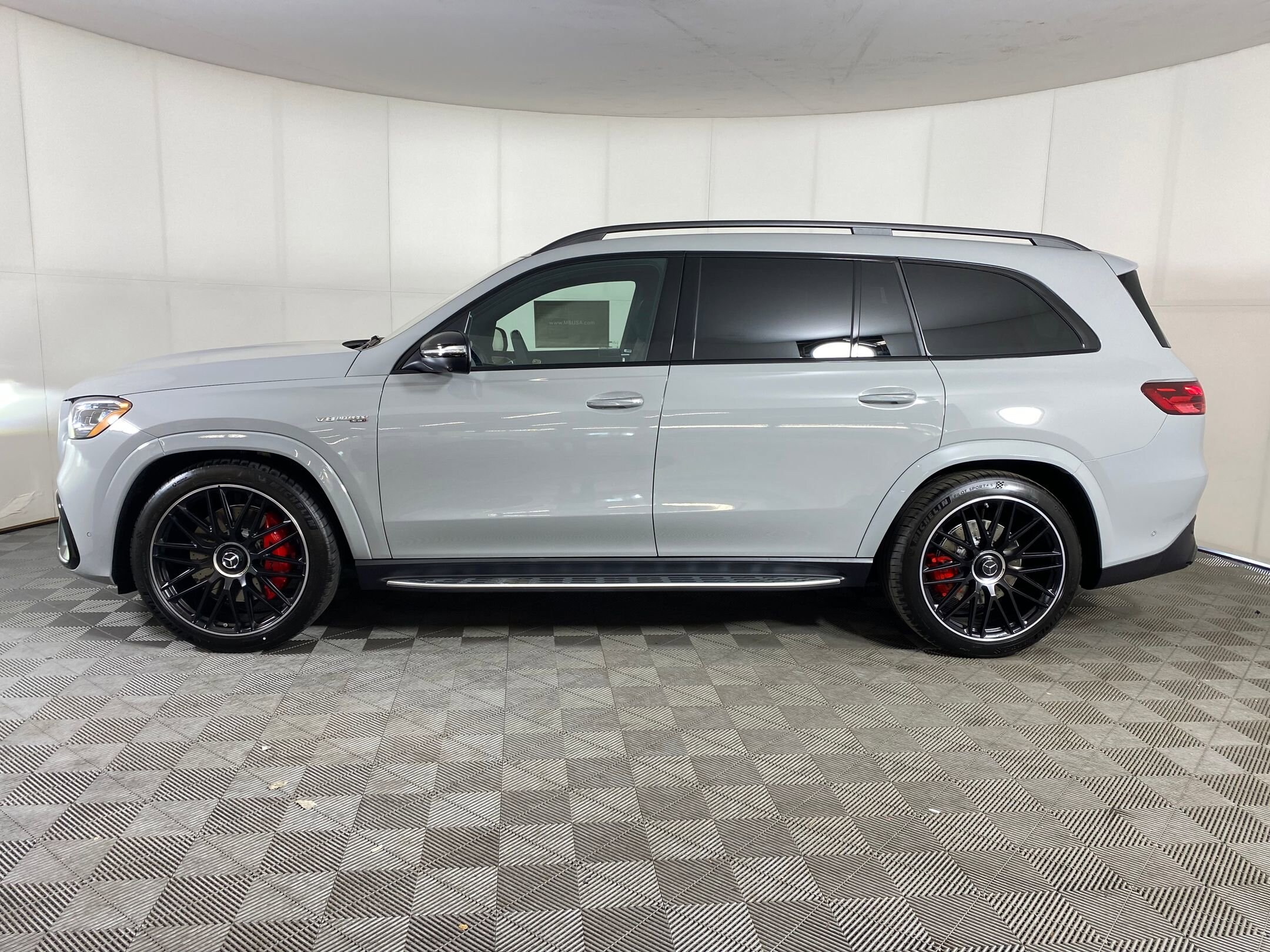 2026 Mercedes Benz GLS AMG 63 4MATIC photo 2