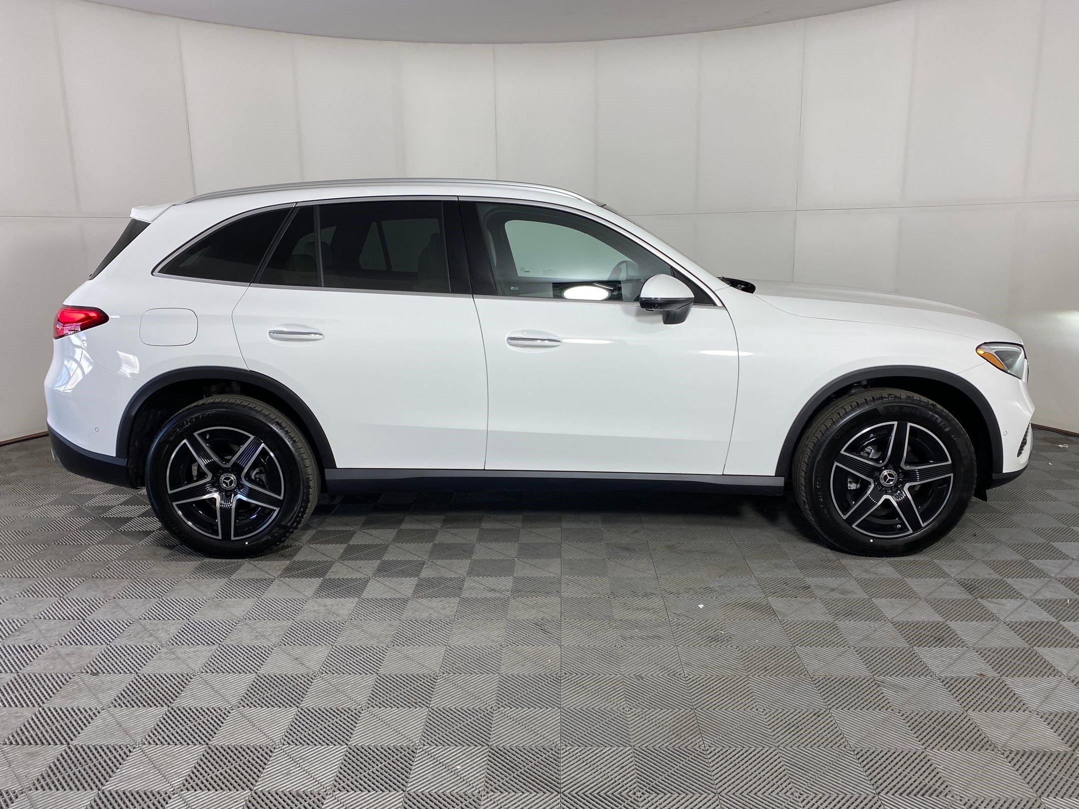 2026 Mercedes-Benz GLC Base - Photo 7