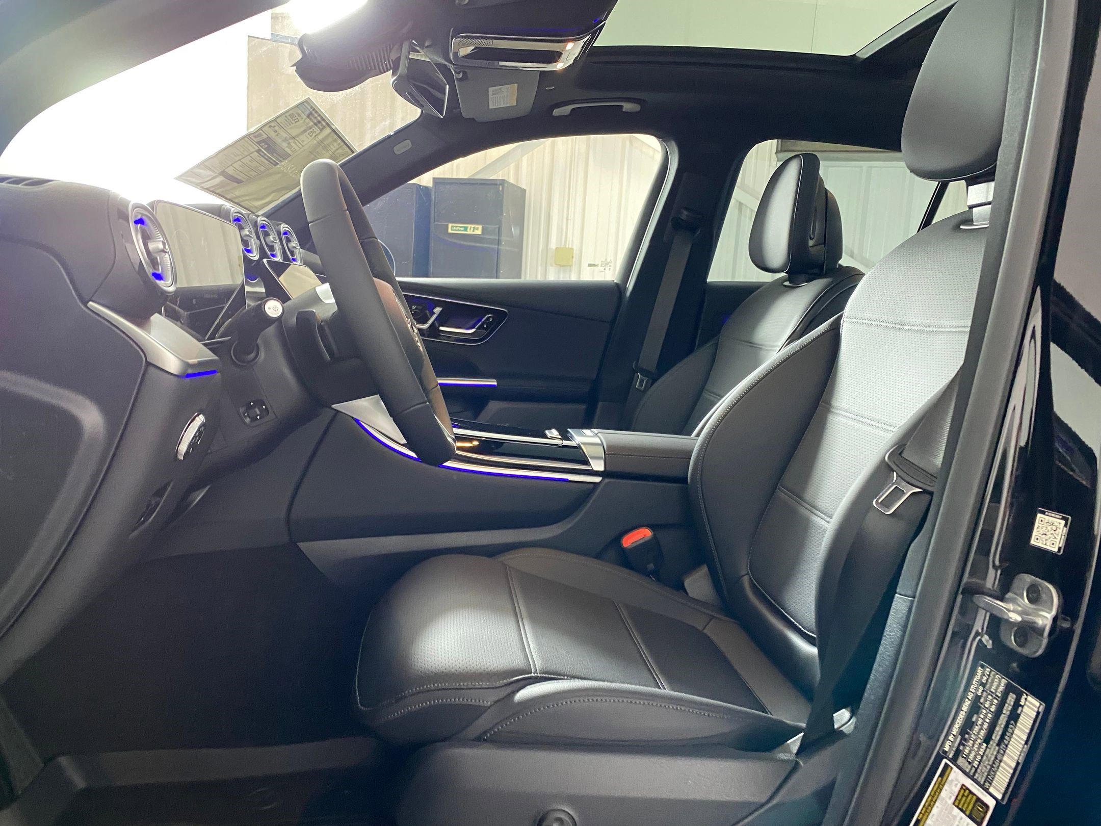 2026 Mercedes Benz GLC 300 4MATIC photo 4