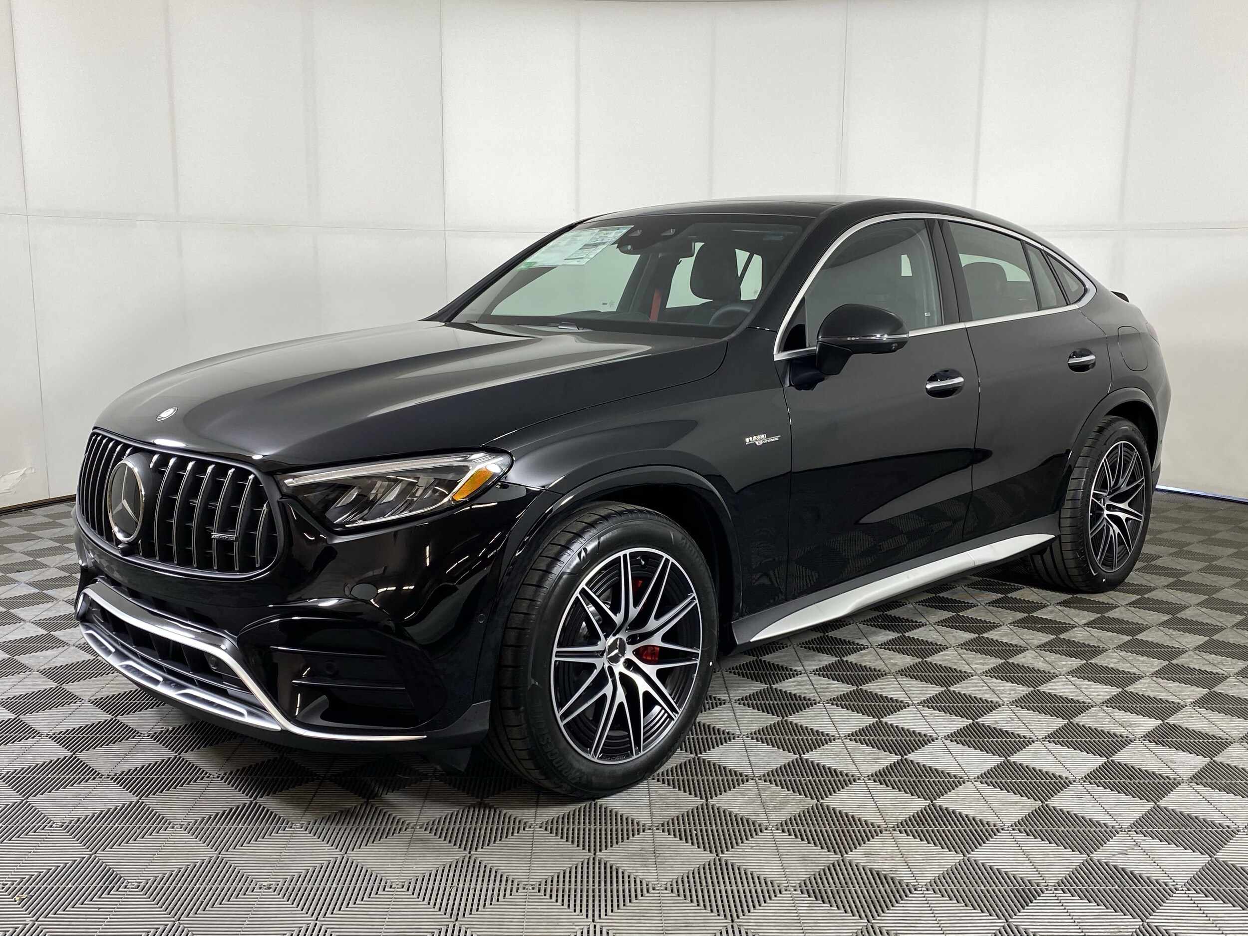 2025 Mercedes Benz GLC AMG 63 photo 3
