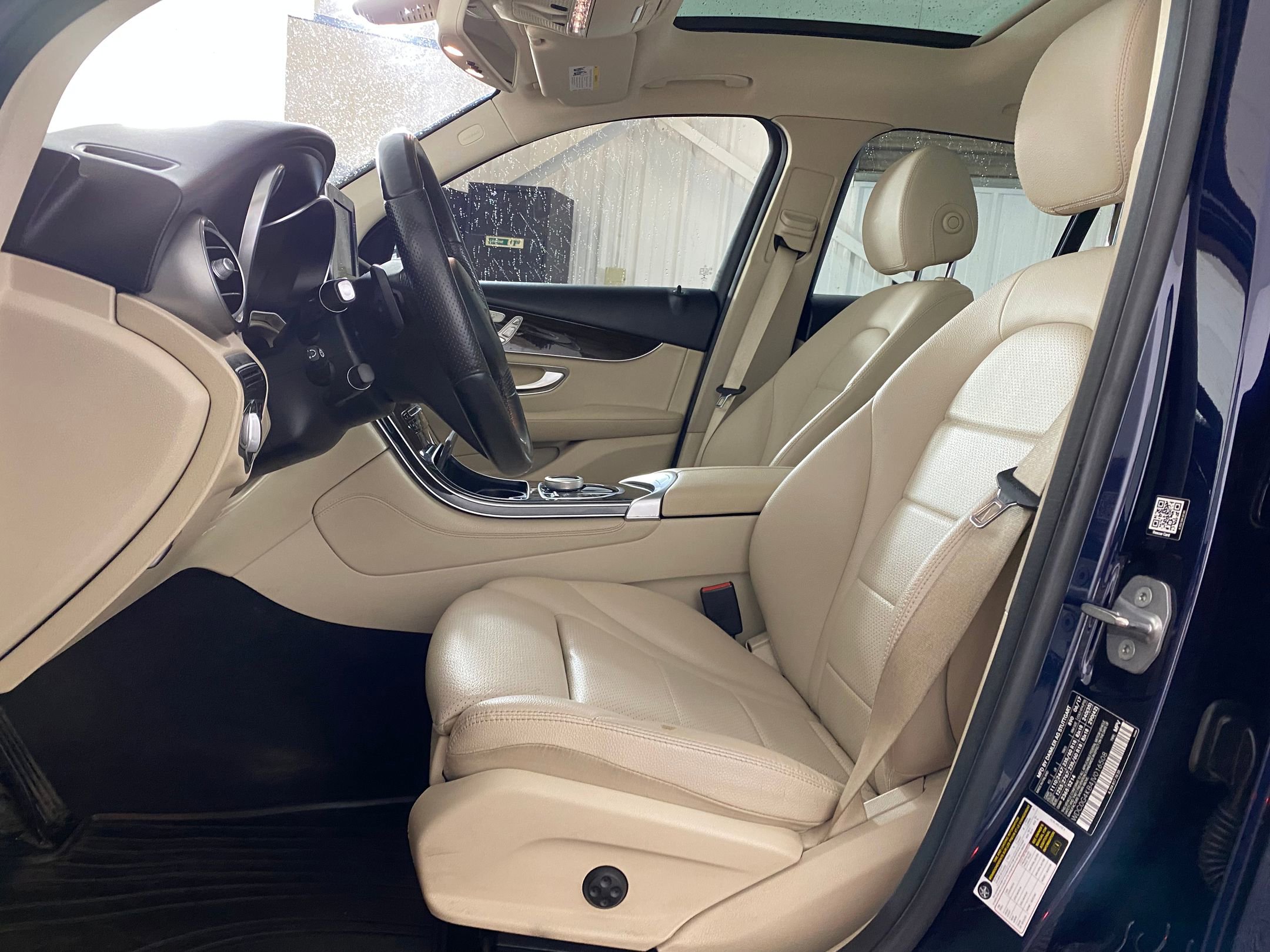 2018 Mercedes Benz GLC 300 photo 4