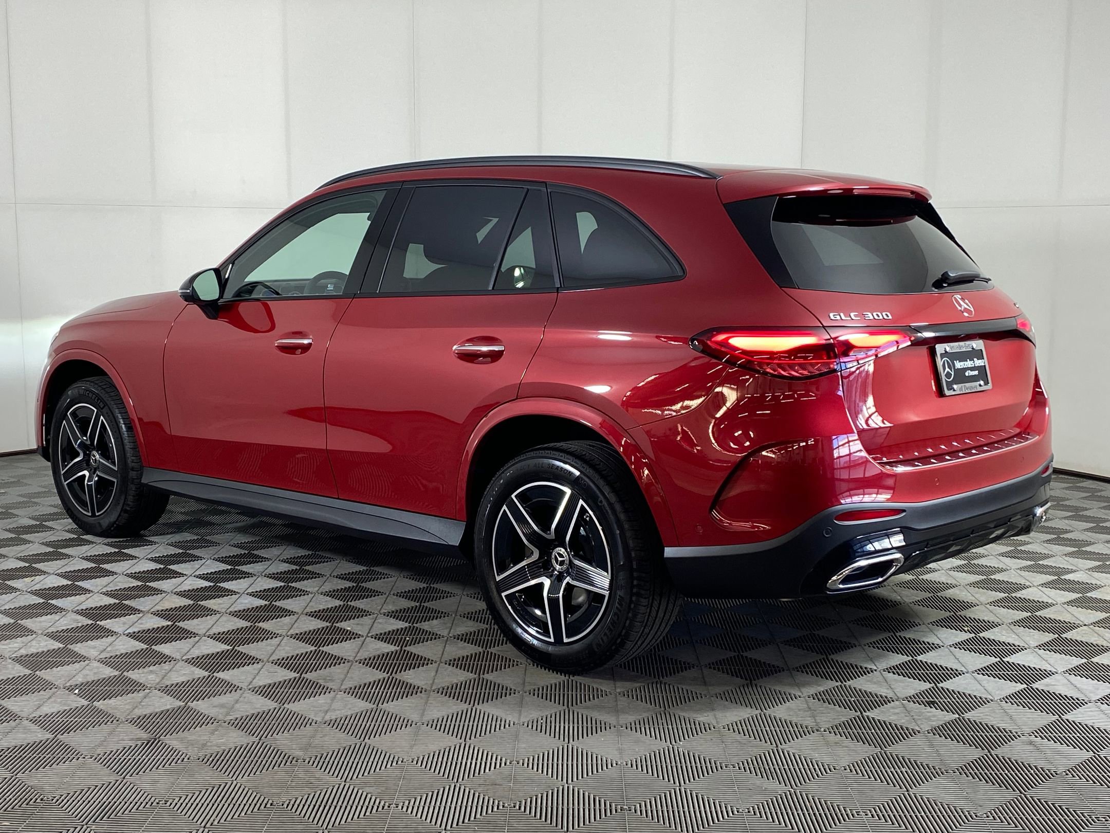 2026 Mercedes Benz GLC 300 4MATIC photo 3