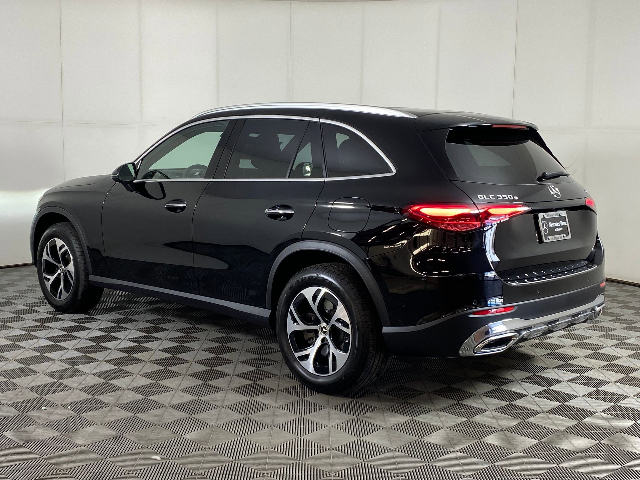 2026 Mercedes Benz GLC 350e 4MATIC photo 3