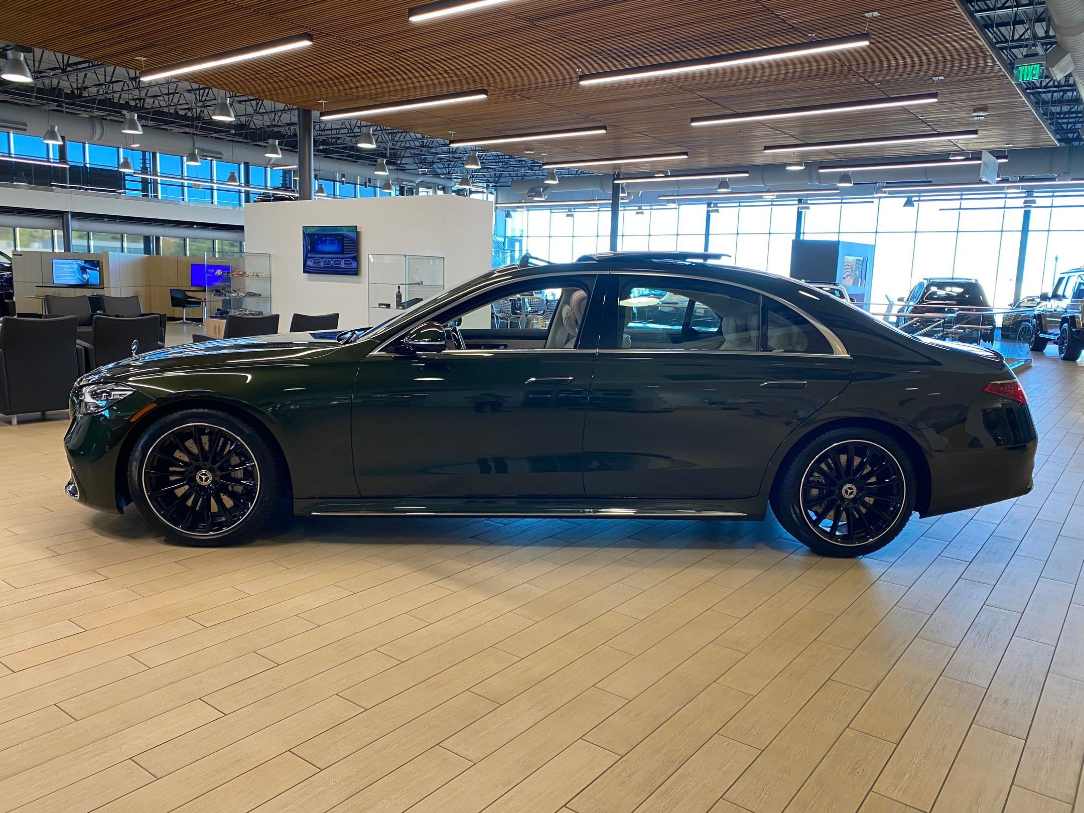 2026 Mercedes Benz S 580 4MATIC photo 2