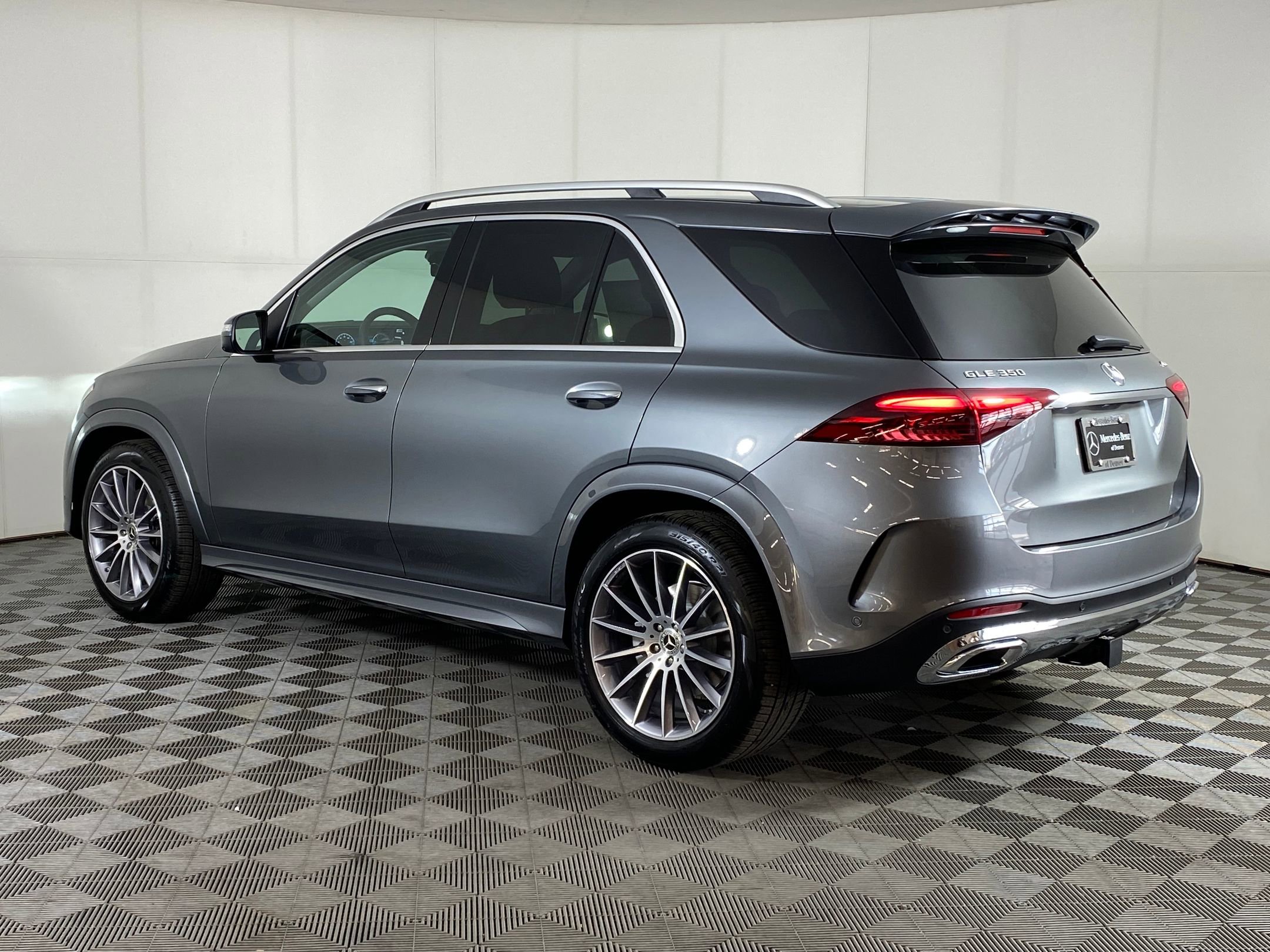 2025 Mercedes Benz GLE 350 4MATIC photo 3
