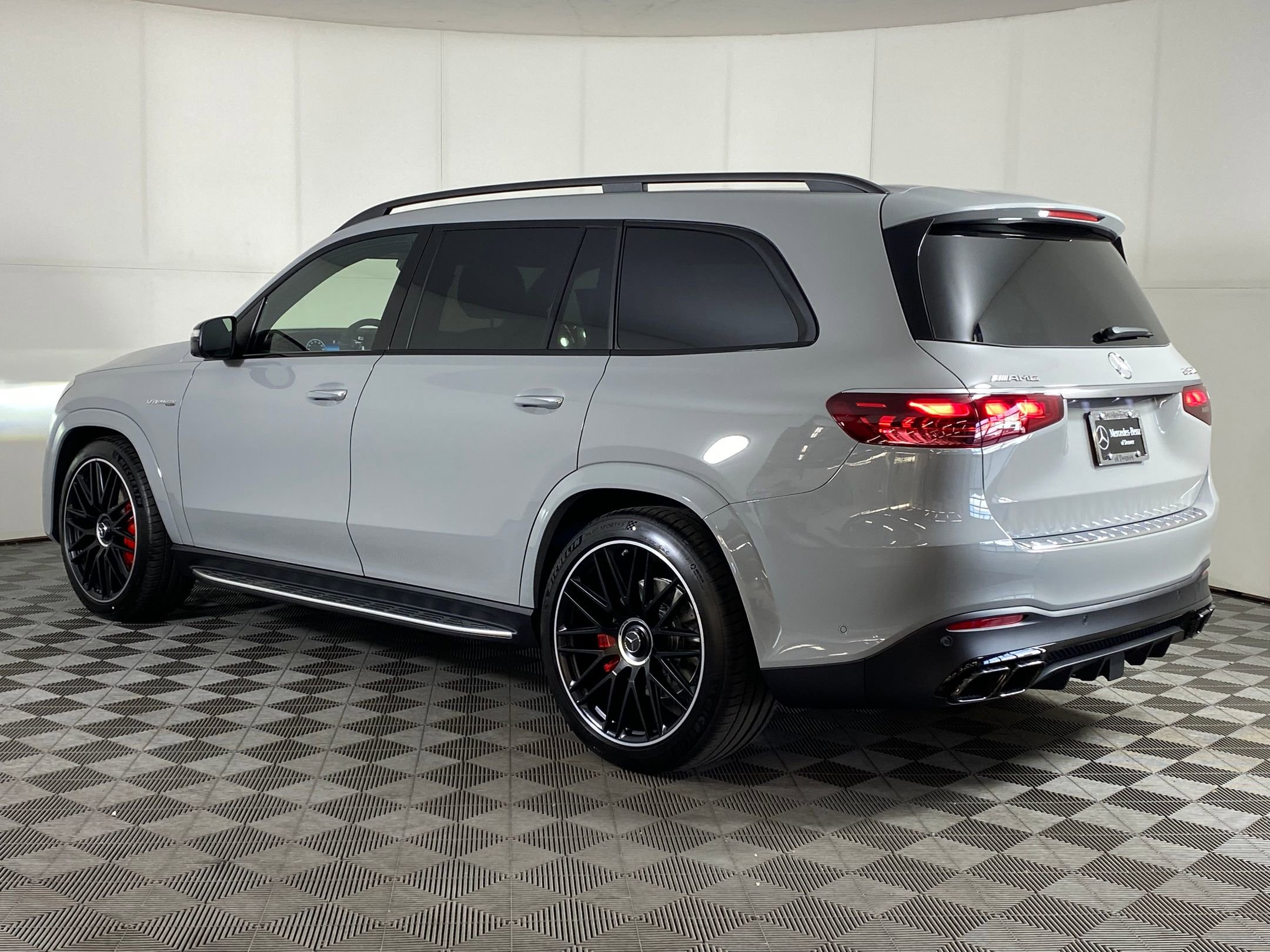 2026 Mercedes Benz GLS AMG 63 4MATIC photo 3