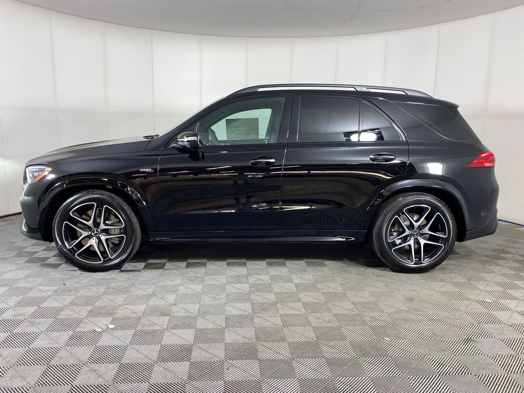 2026 Mercedes Benz GLE AMG 53 photo 2