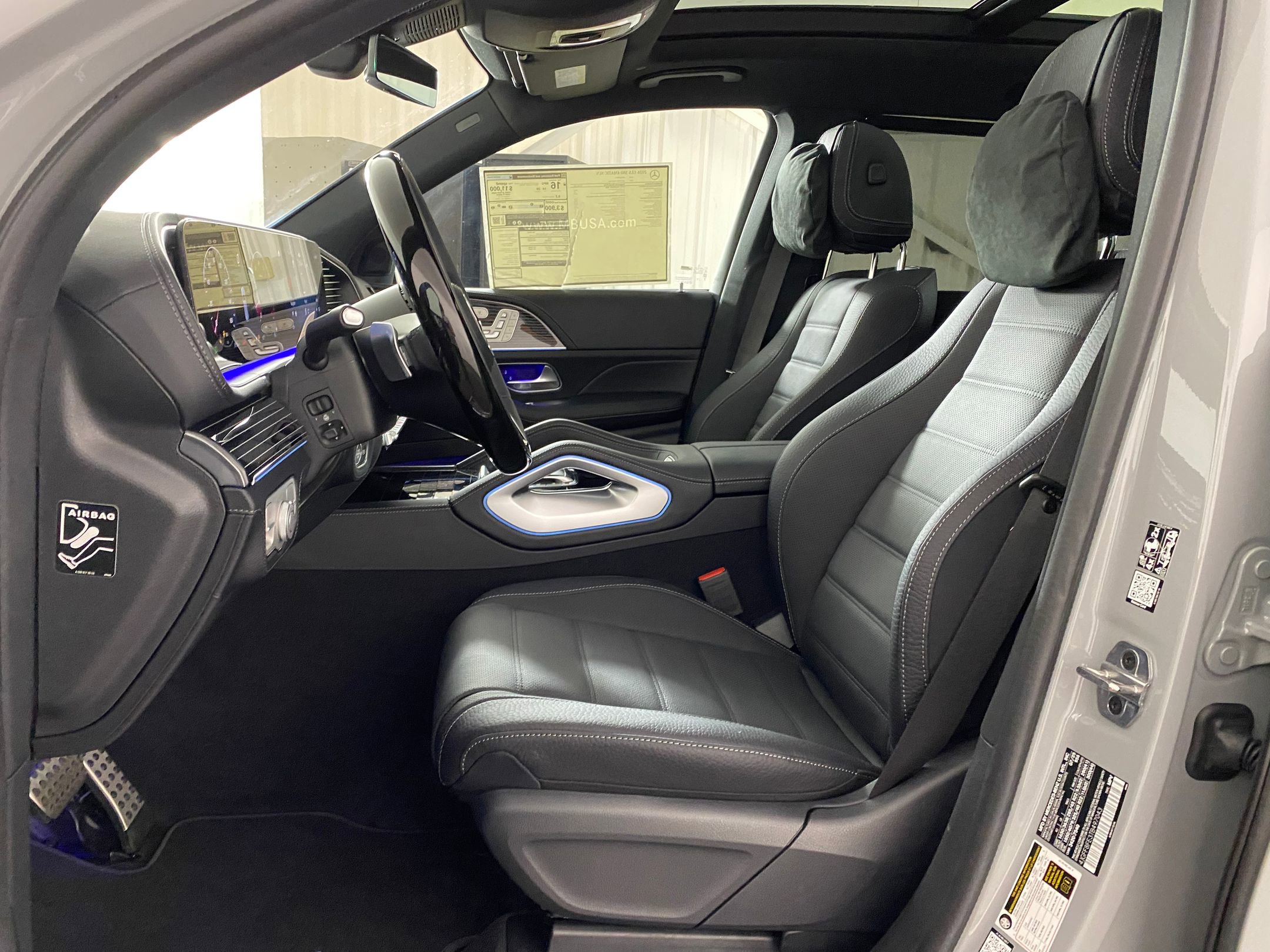 2026 Mercedes Benz GLS 580 4MATIC photo 3