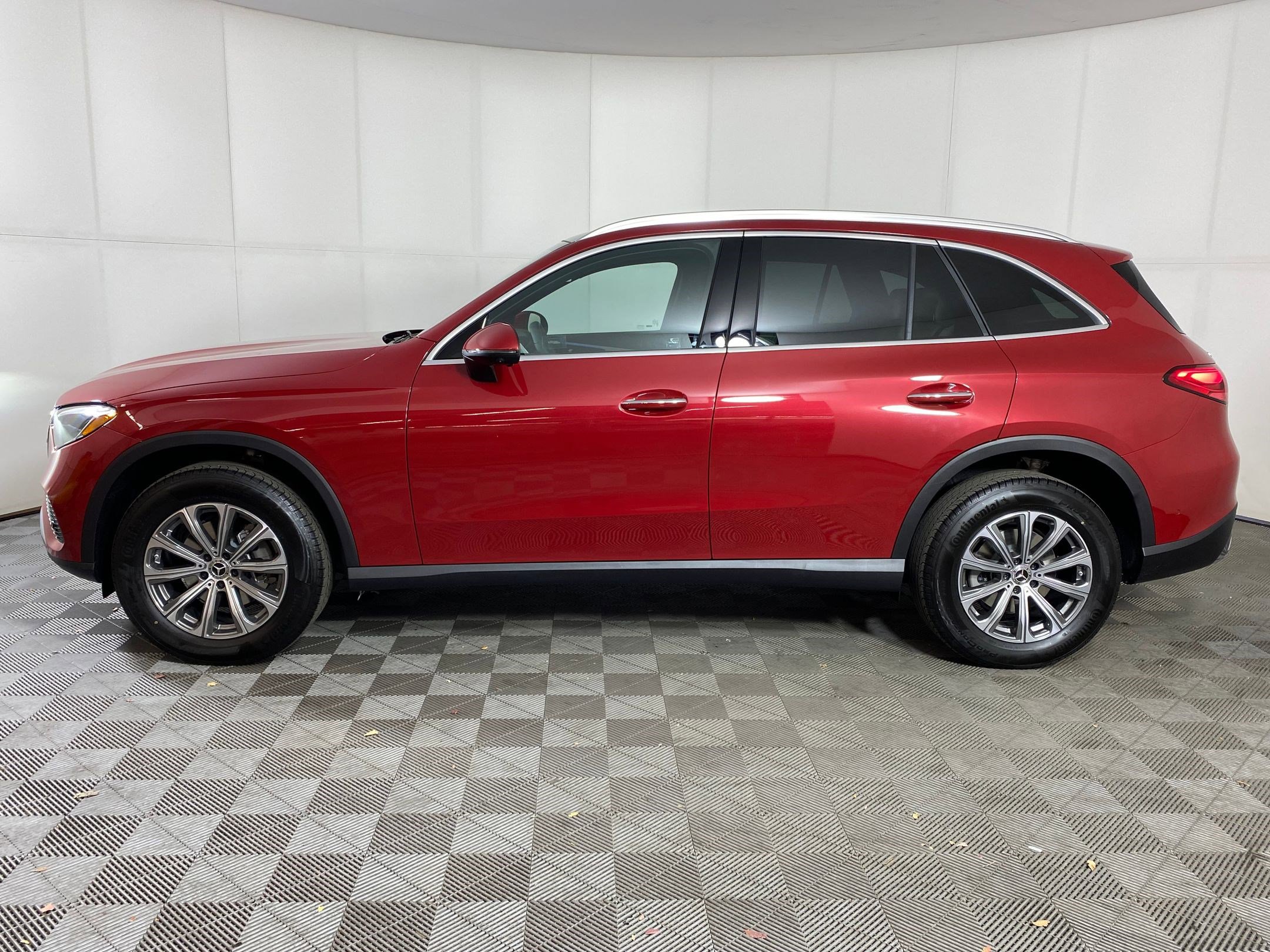 2026 Mercedes Benz GLC 300 4MATIC photo 2