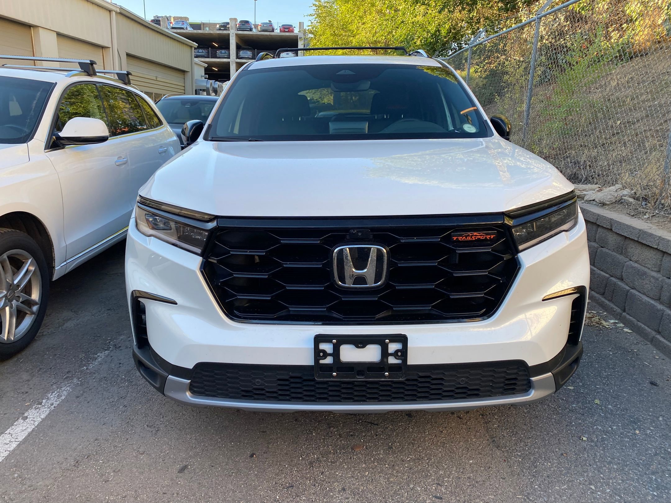 2025 Honda Pilot TrailSport photo 2