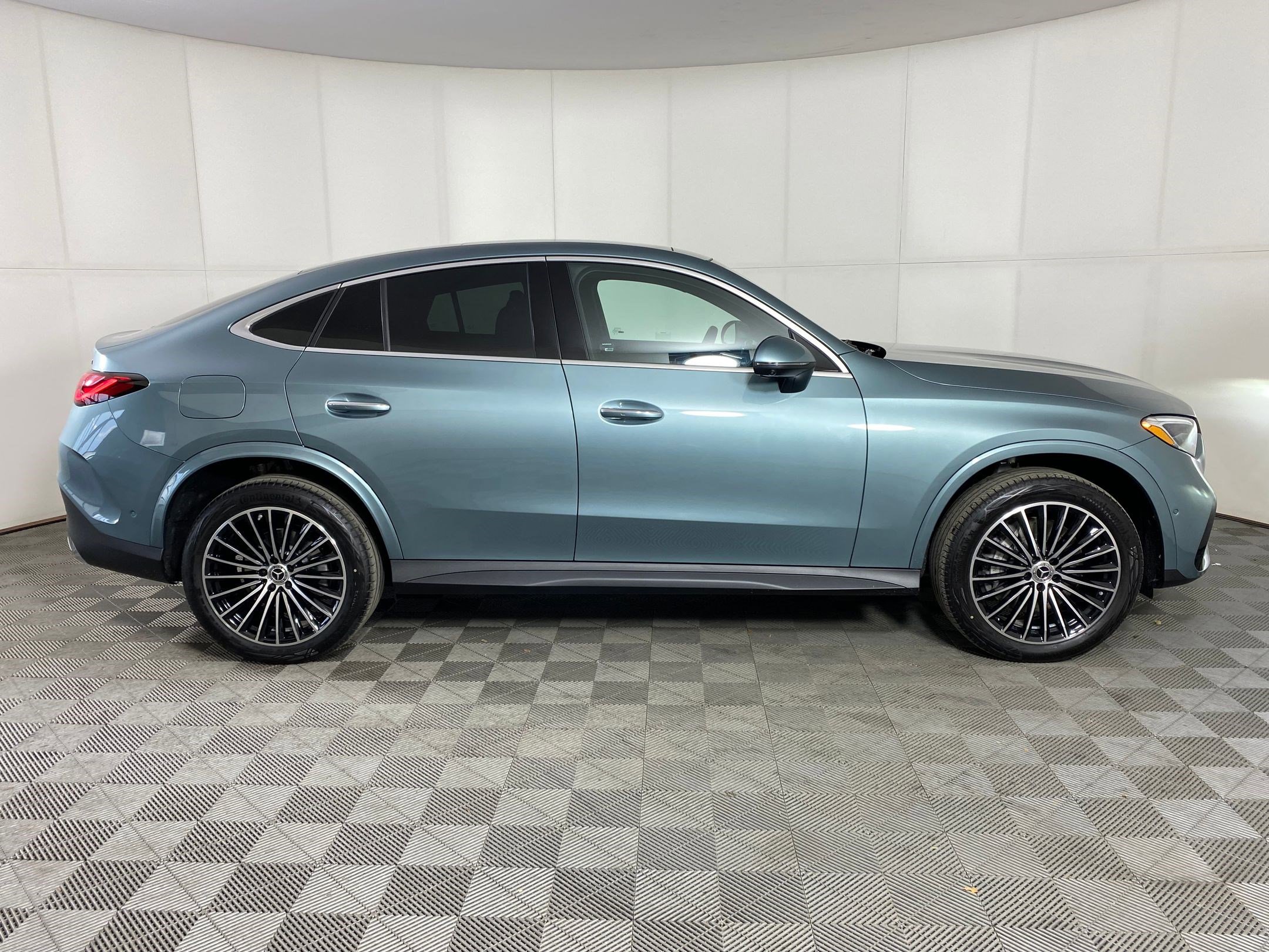2026 Mercedes-Benz GLC Coupe GLC 300 - Photo 8