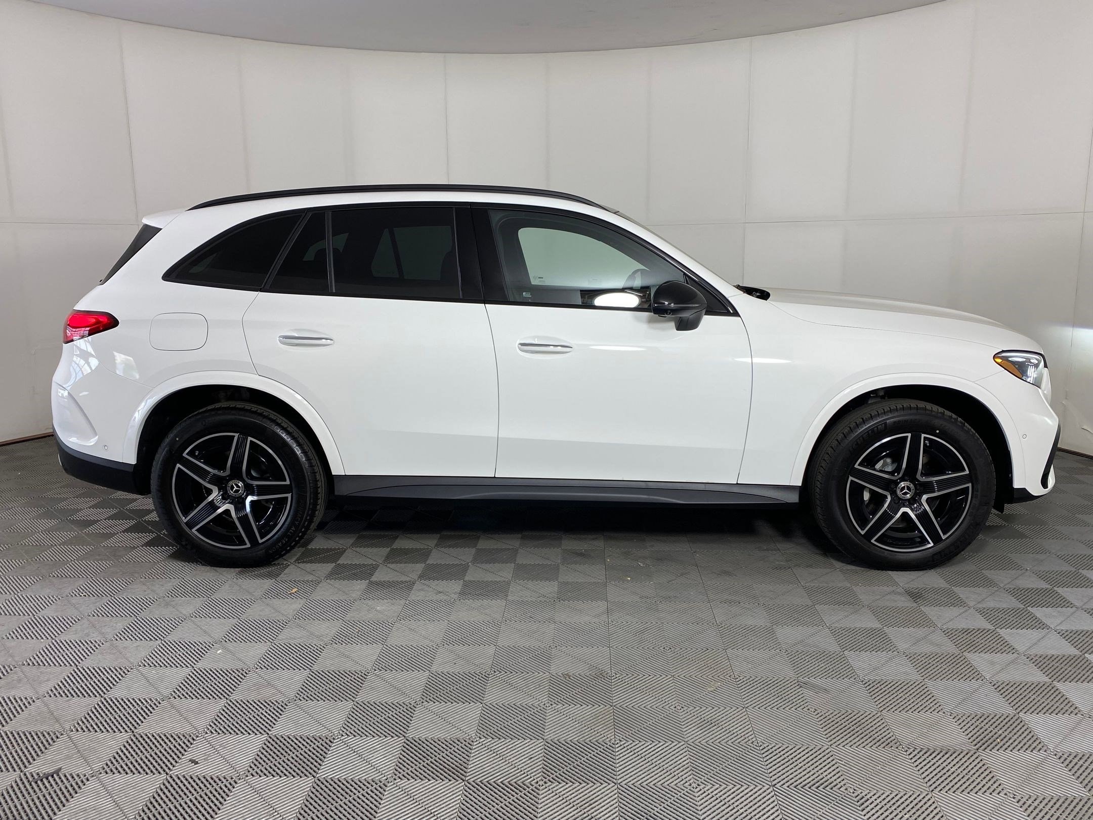 2026 Mercedes-Benz GLC Base - Photo 7