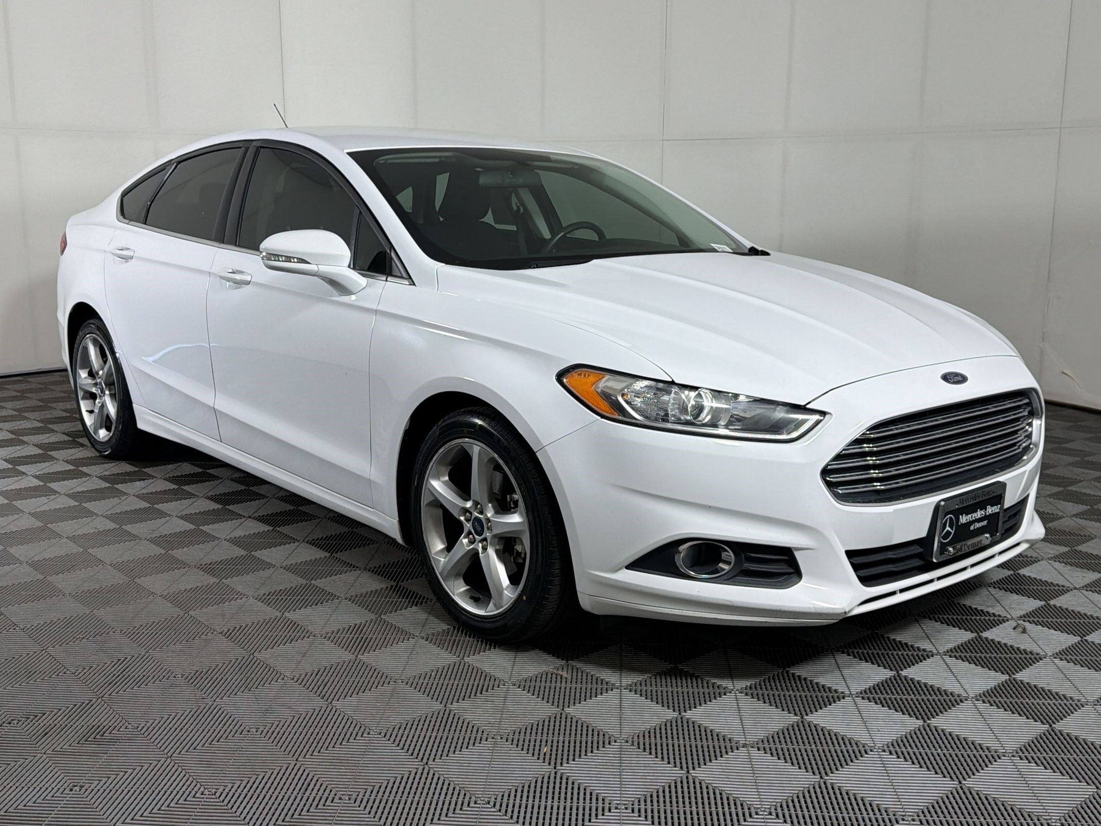 Fusion SE 4dr Car