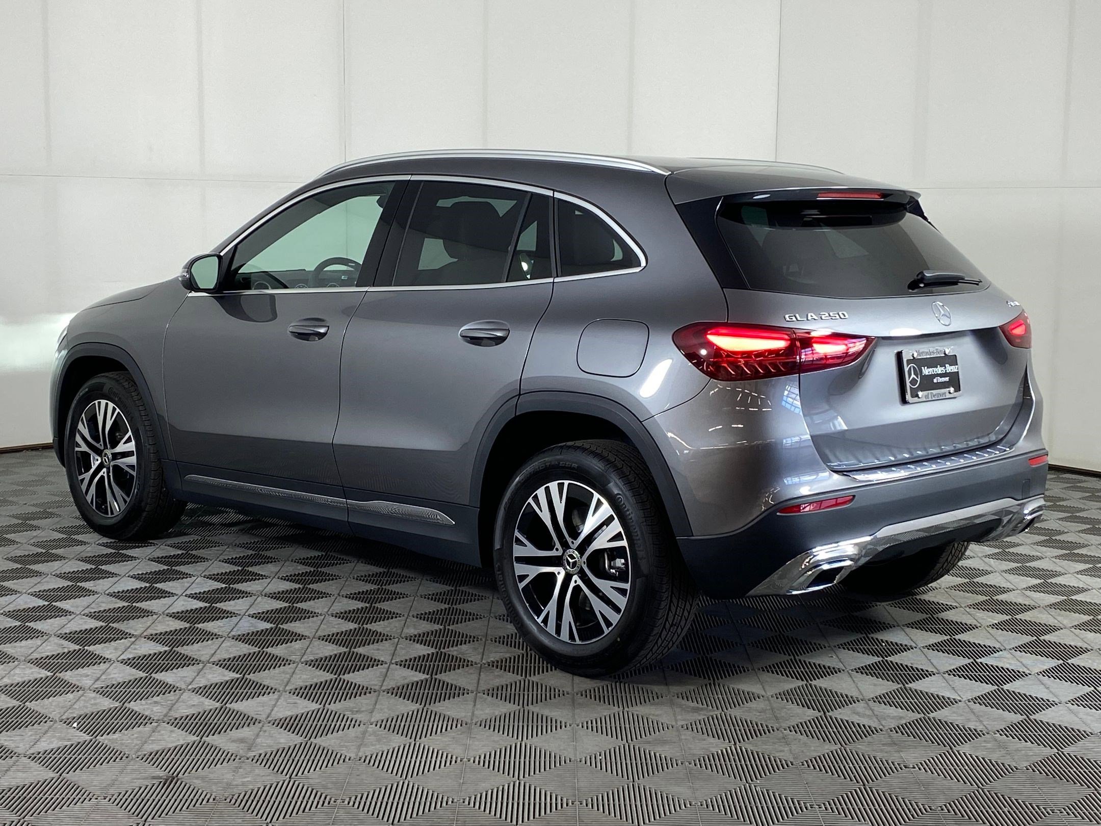 2026 Mercedes Benz GLA 250 4MATIC photo 3