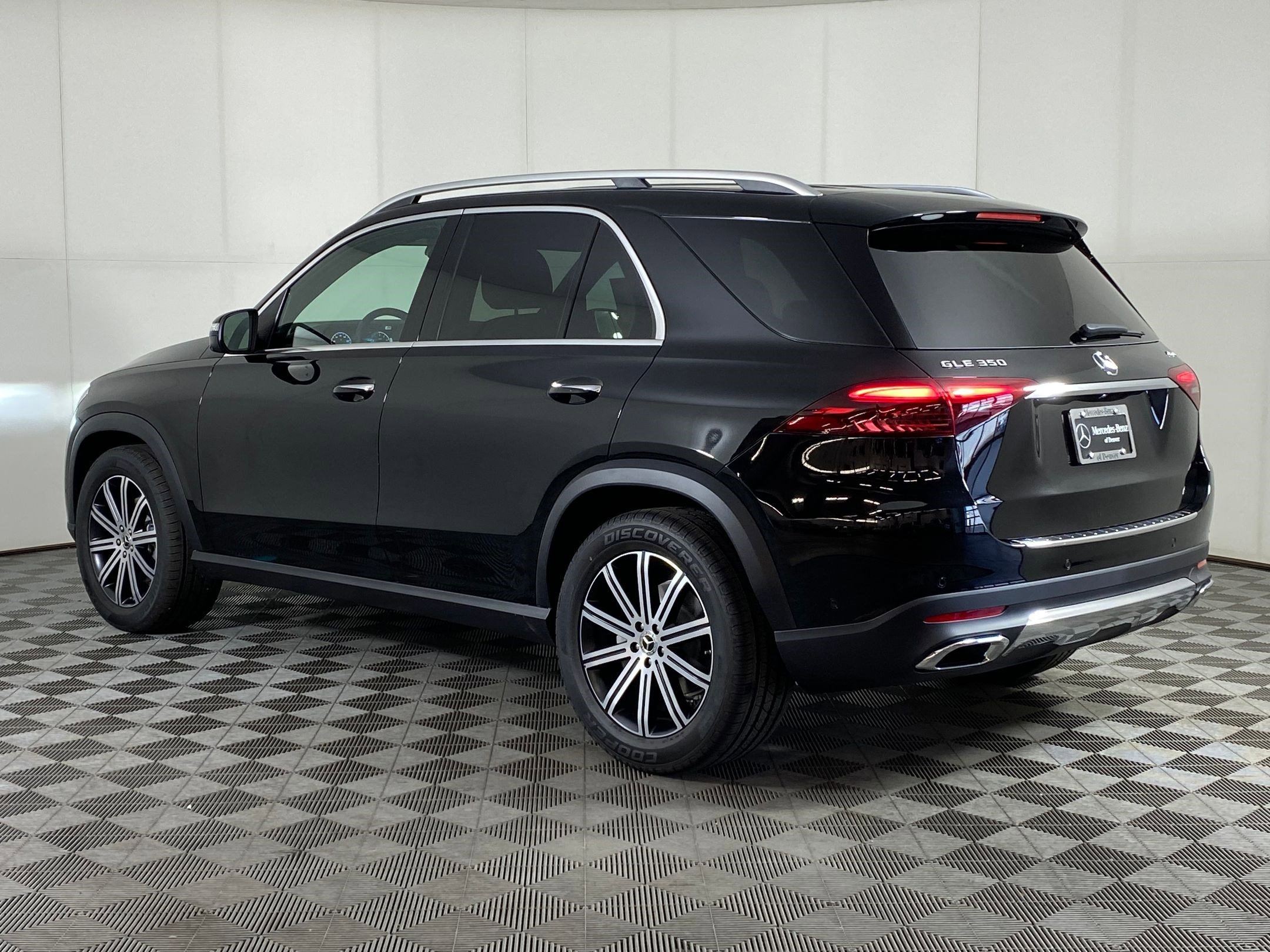 2025 Mercedes Benz GLE 350 4MATIC photo 3