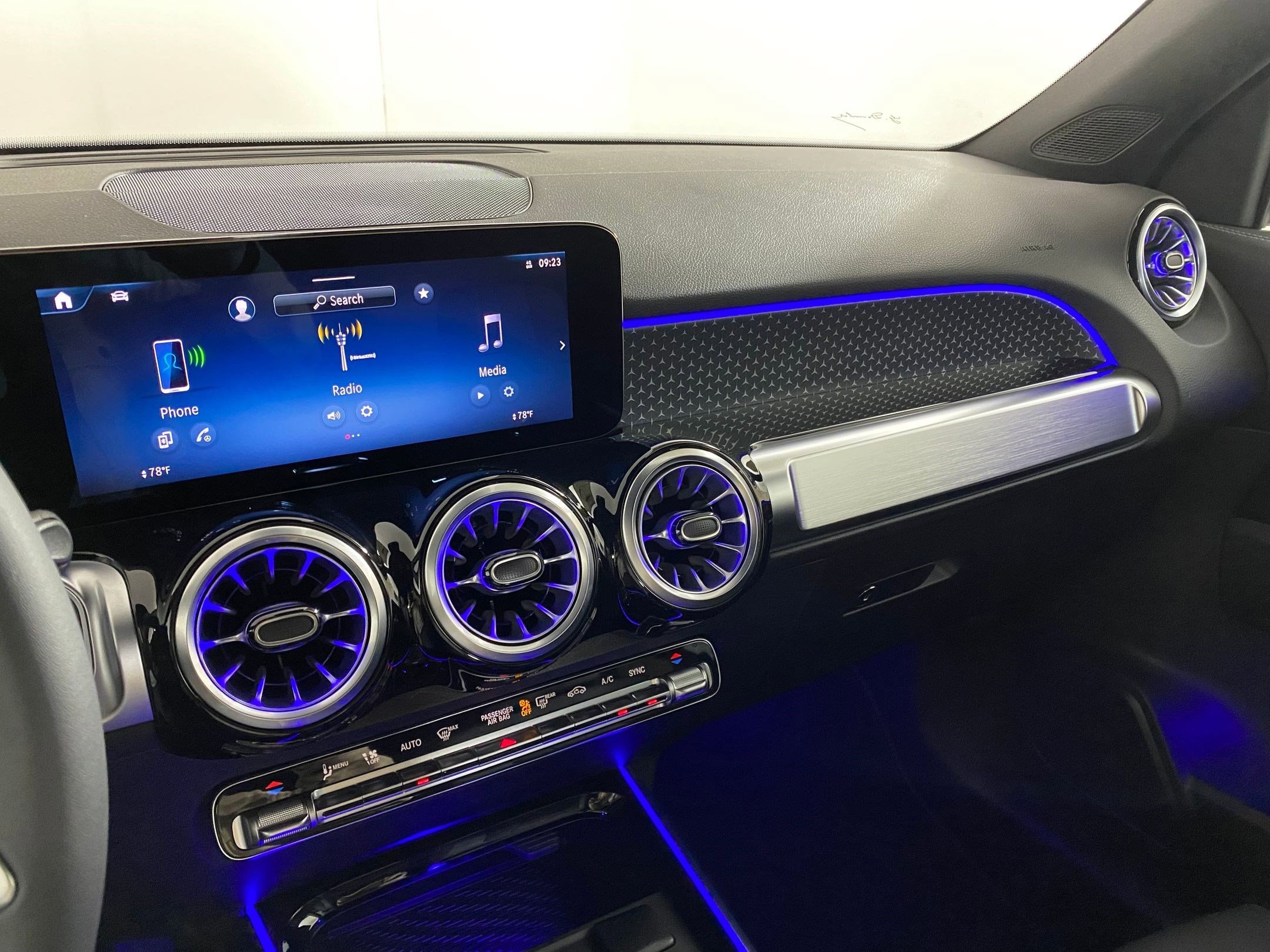 2025 Mercedes-Benz GLB Base - Photo 23