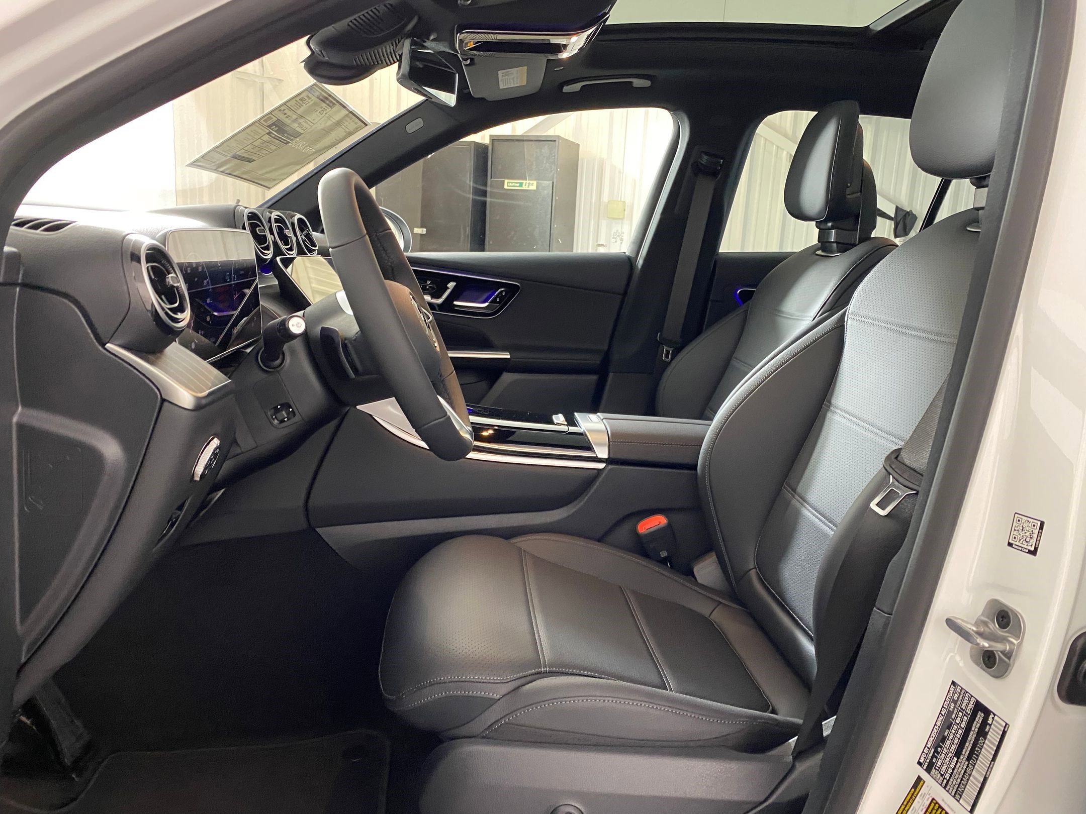 2026 Mercedes Benz GLC 300 4MATIC photo 4