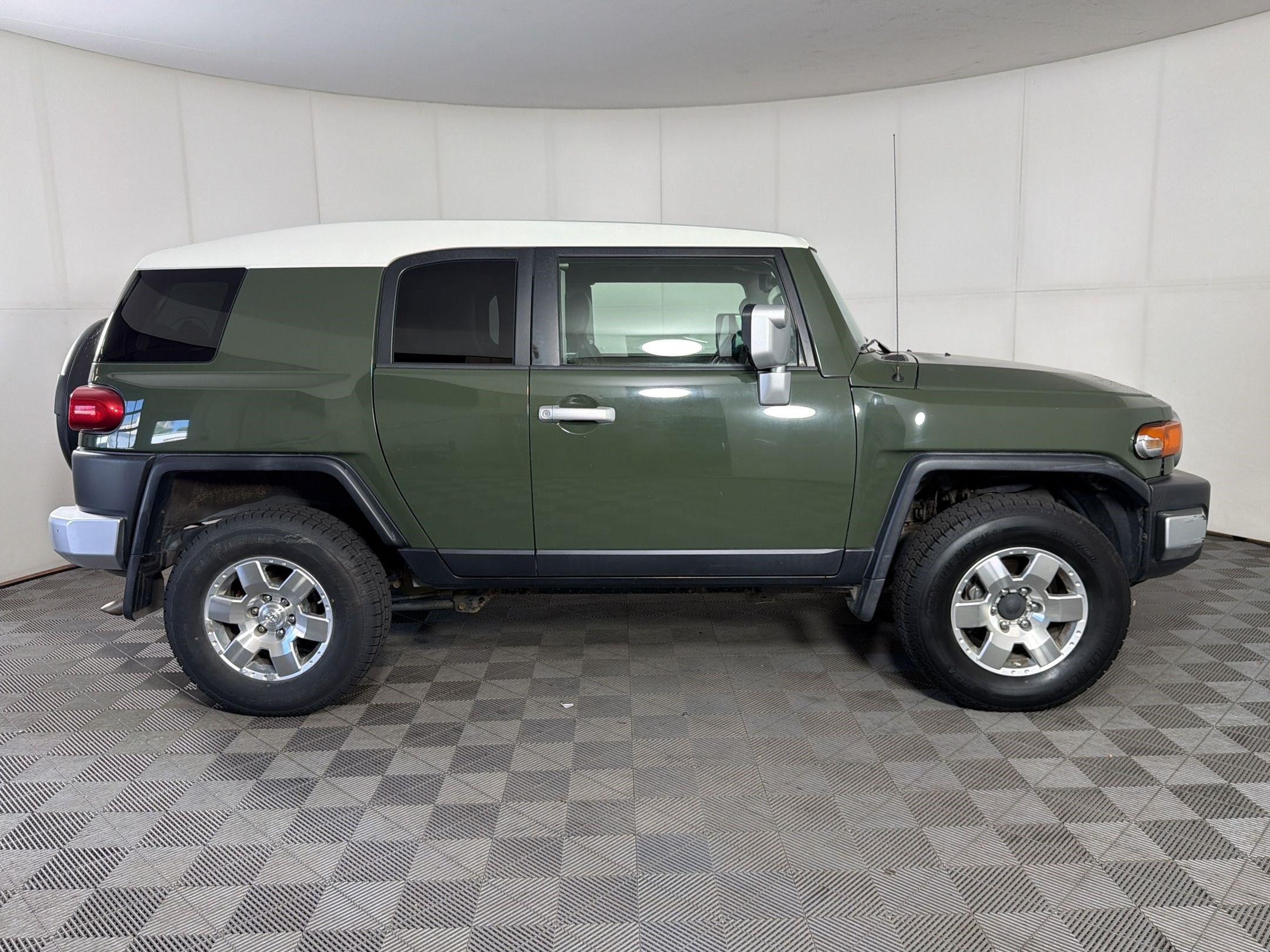 FJ Cruiser Base Sport Utility