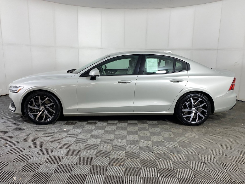 Used 2019 Volvo S60 Momentum Sedan