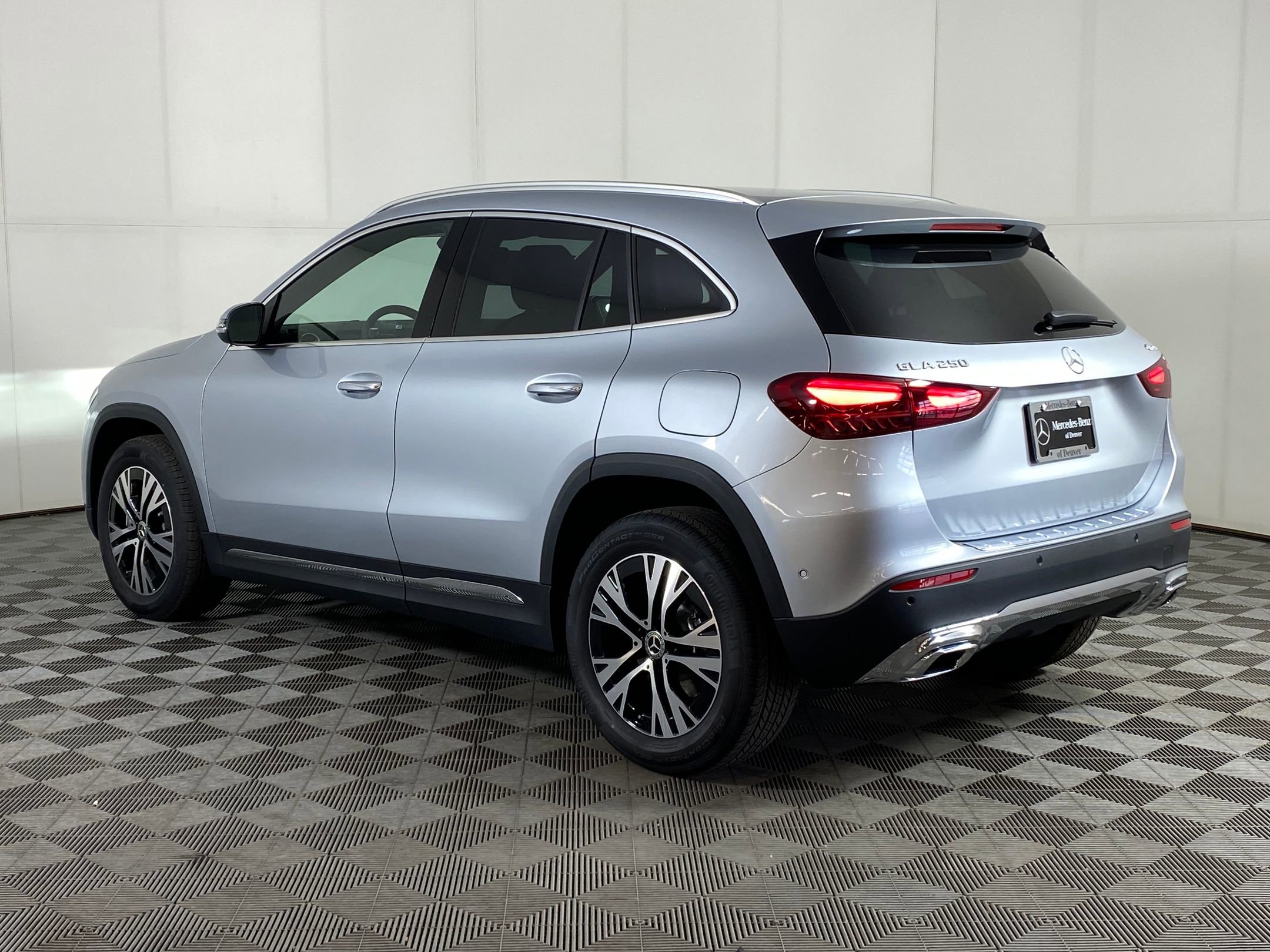 2026 Mercedes Benz GLA 250 4MATIC photo 3