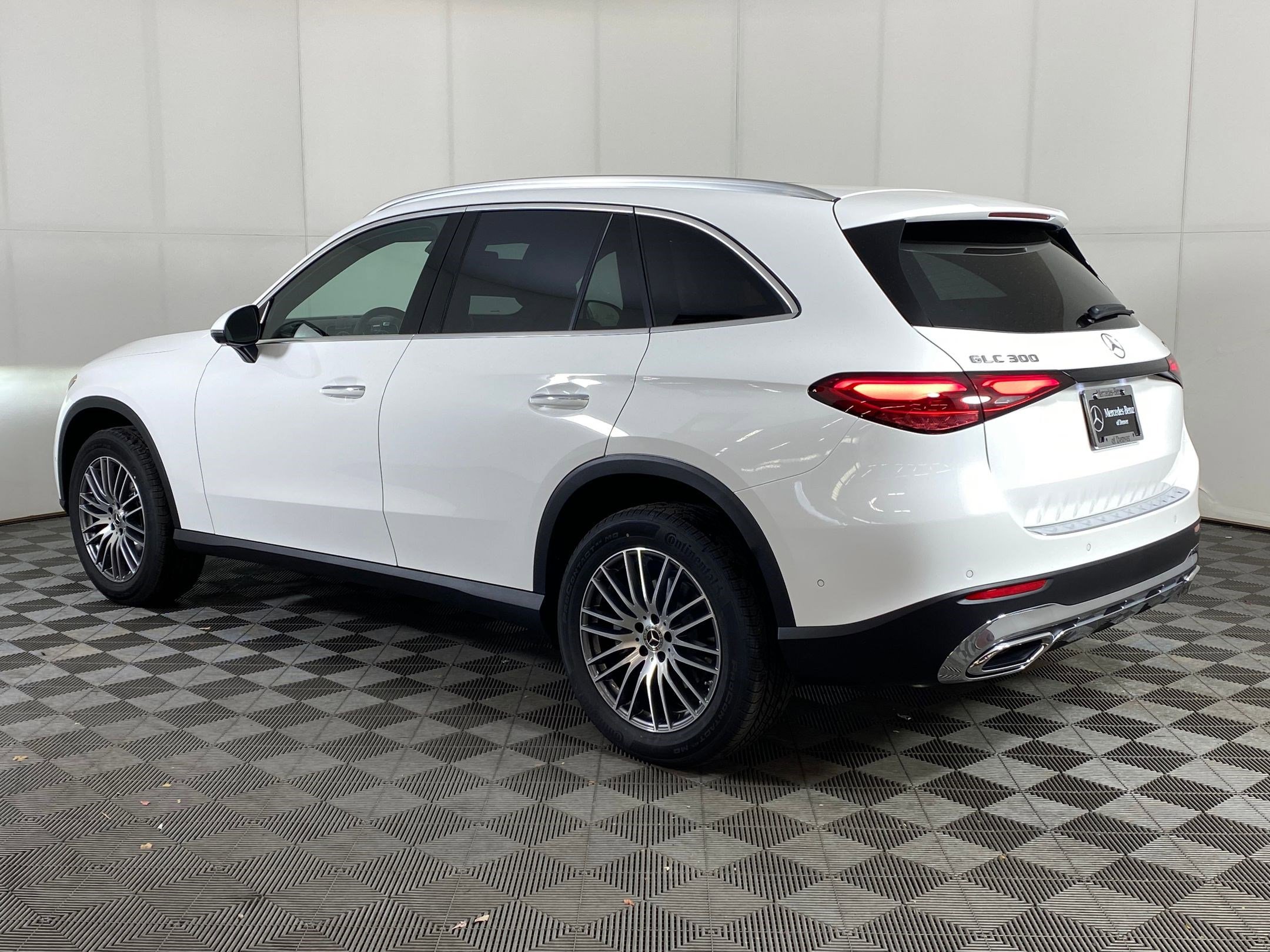 2026 Mercedes Benz GLC 300 4MATIC photo 3