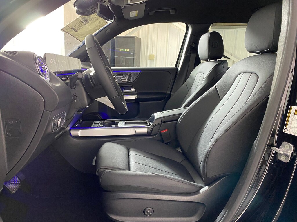 New 2025 Mercedes-Benz GLB 250 4MATIC SUV