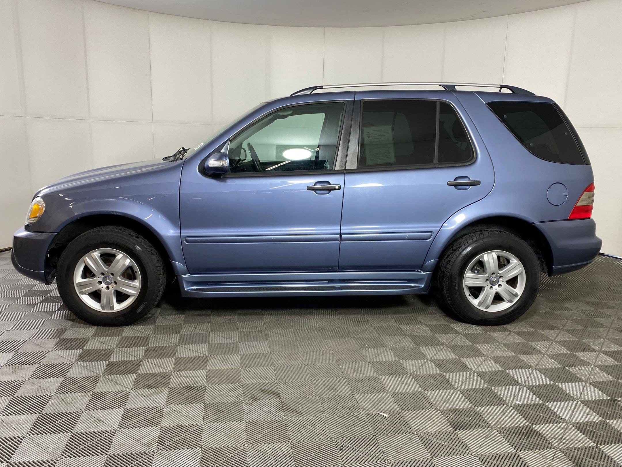 Used 2005 Mercedes-Benz M-Class ML350 with VIN 4JGAB57EX5A551594 for sale in Denver, CO