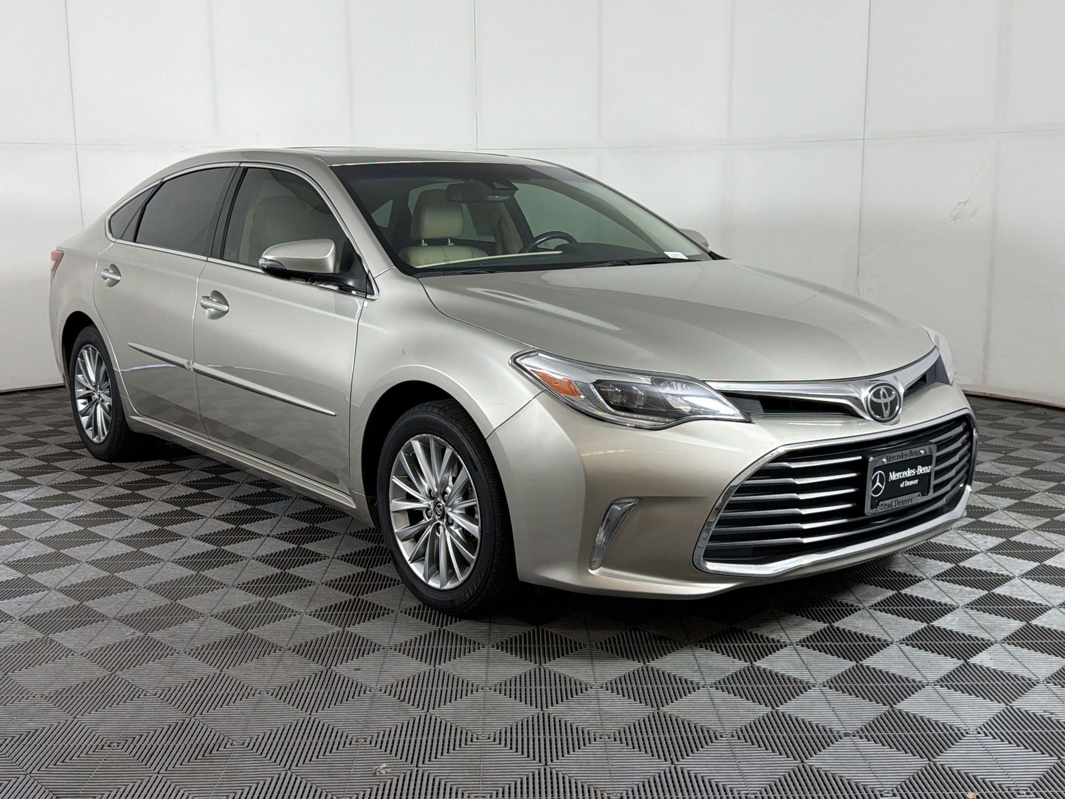 Avalon Limited 4dr Car